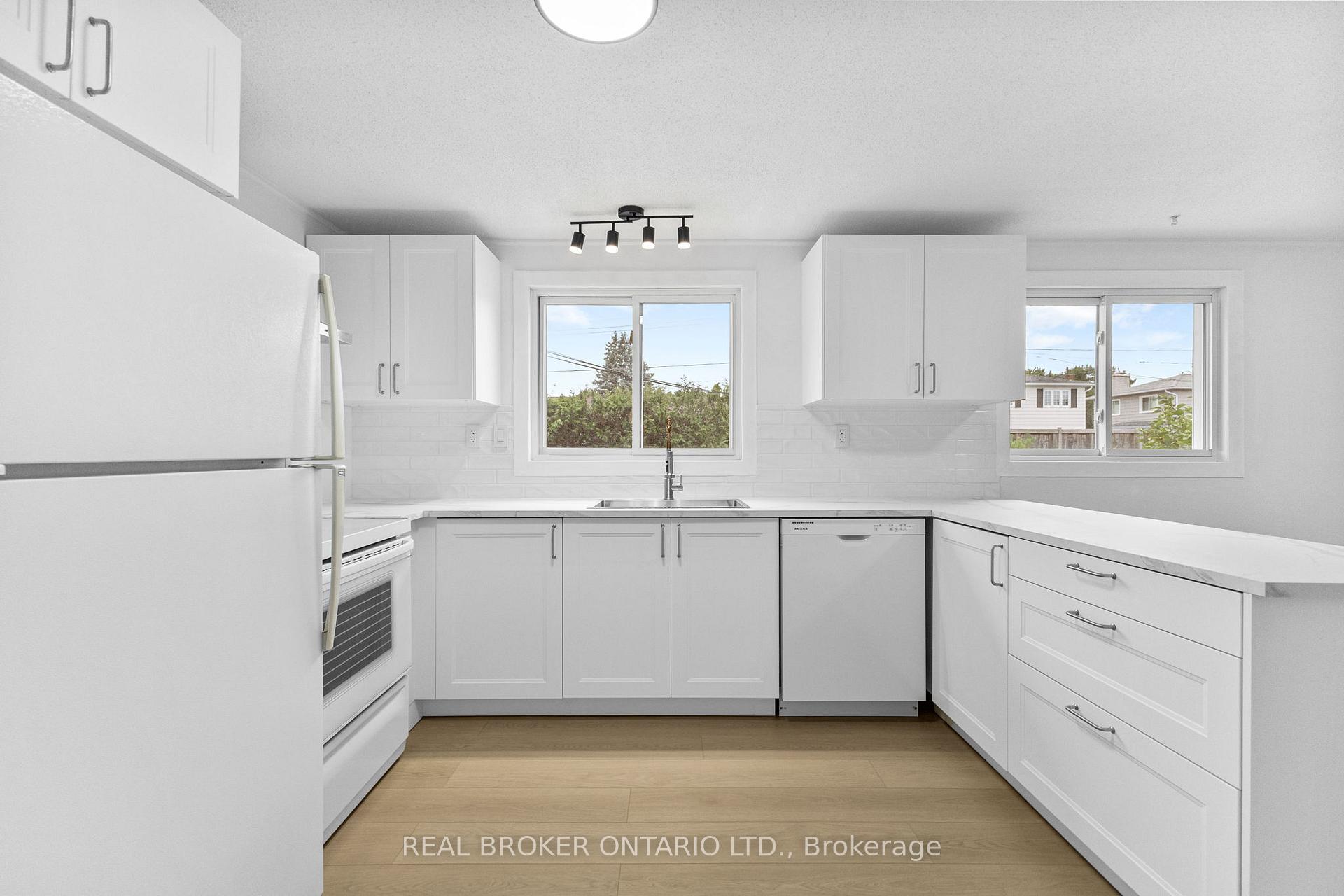 Photo 15 of Unit A, 320 Reynolds Drive, Ottawa, Bilberry Creek/Queenswood Heights — HOMEH