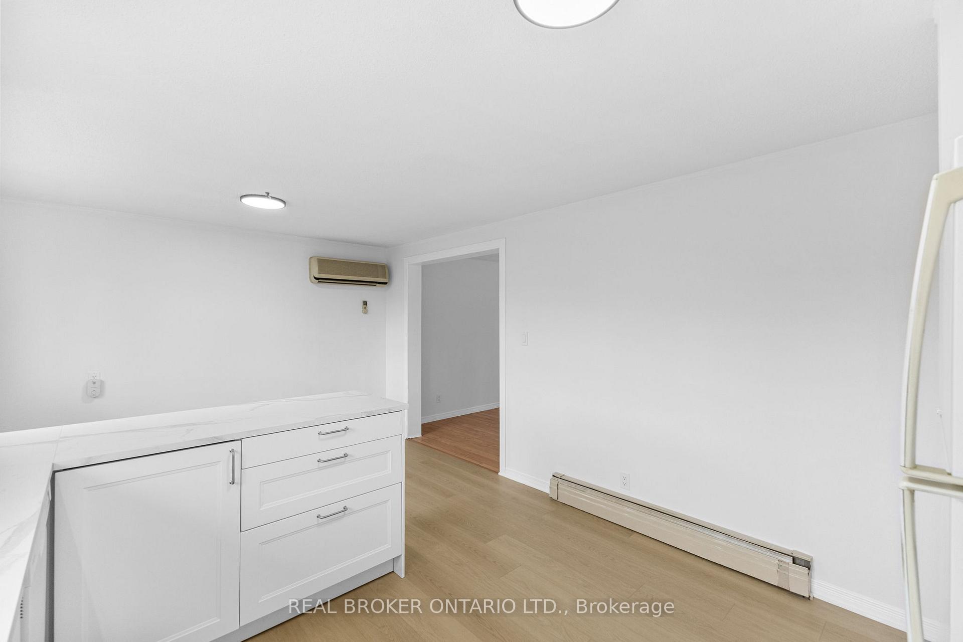 Photo 16 of Unit A, 320 Reynolds Drive, Ottawa, Bilberry Creek/Queenswood Heights — HOMEH