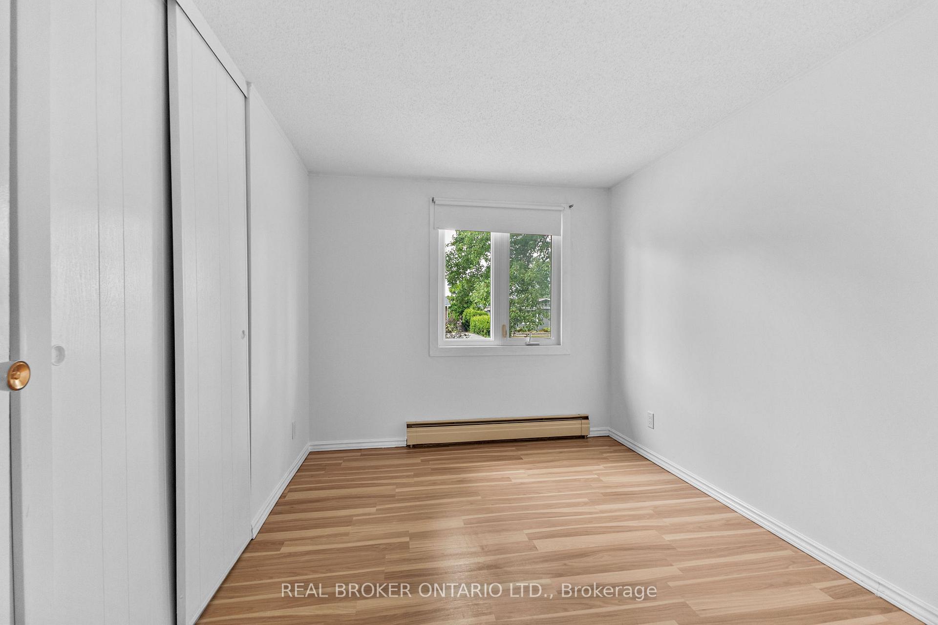 Photo 19 of Unit A, 320 Reynolds Drive, Ottawa, Bilberry Creek/Queenswood Heights — HOMEH
