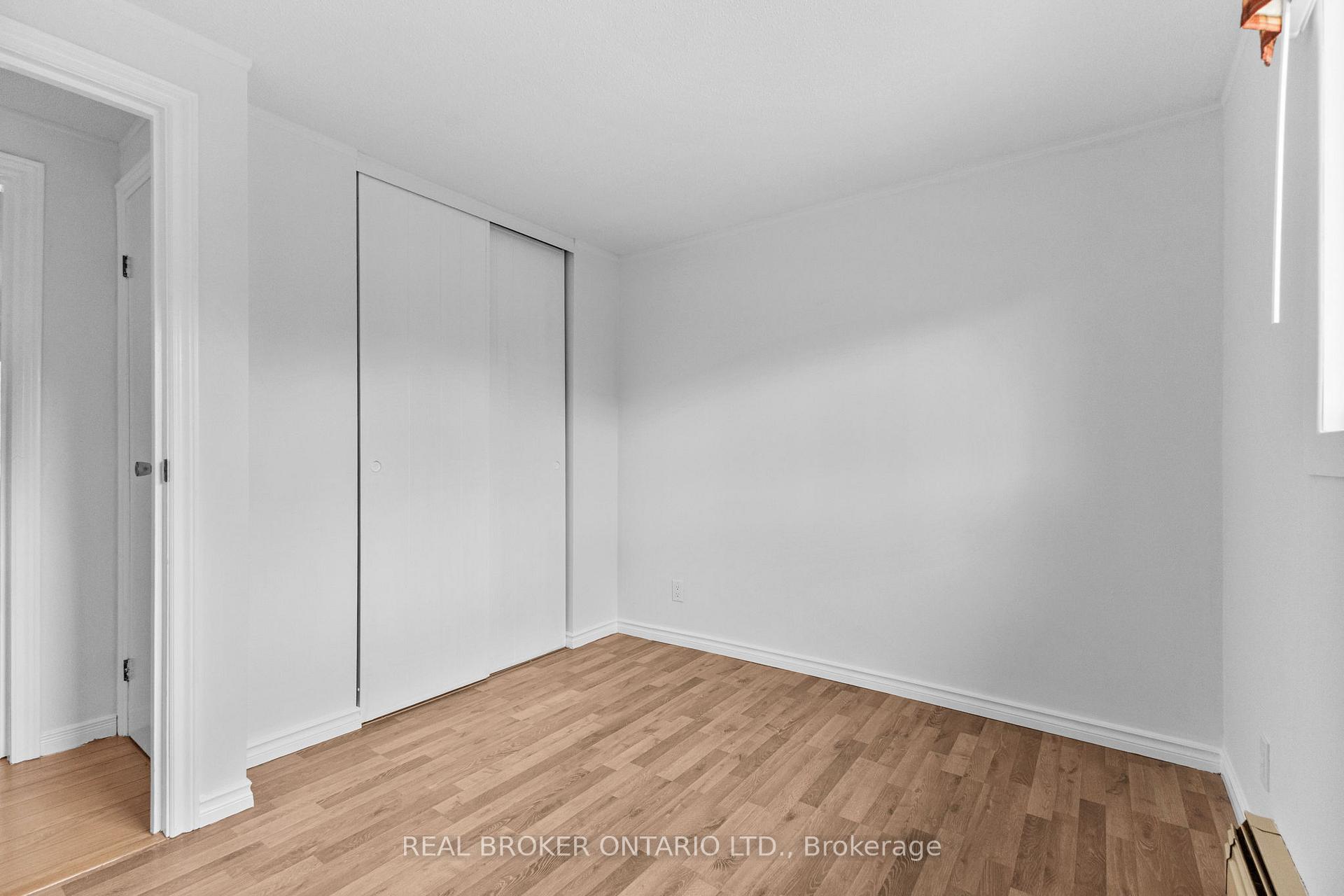 Photo 21 of Unit A, 320 Reynolds Drive, Ottawa, Bilberry Creek/Queenswood Heights — HOMEH