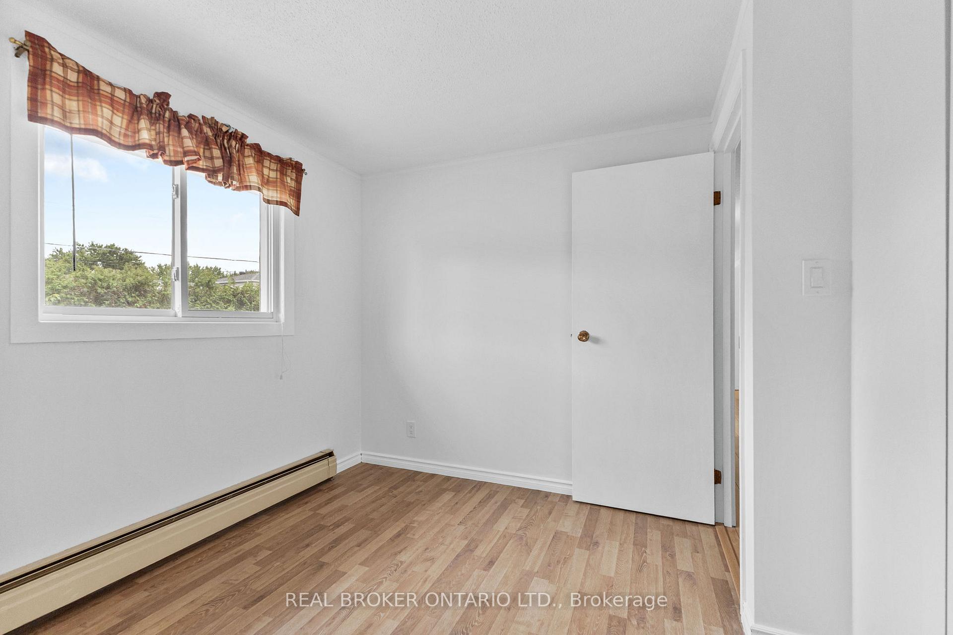 Photo 22 of Unit A, 320 Reynolds Drive, Ottawa, Bilberry Creek/Queenswood Heights — HOMEH