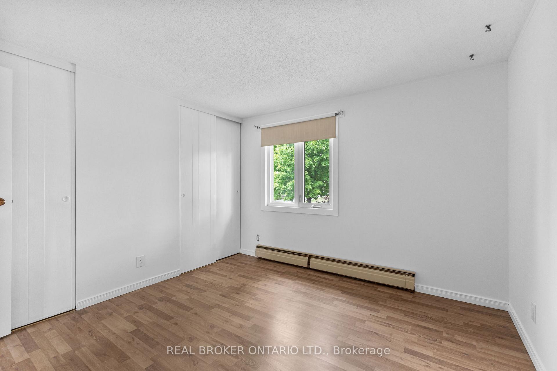 Photo 25 of Unit A, 320 Reynolds Drive, Ottawa, Bilberry Creek/Queenswood Heights — HOMEH