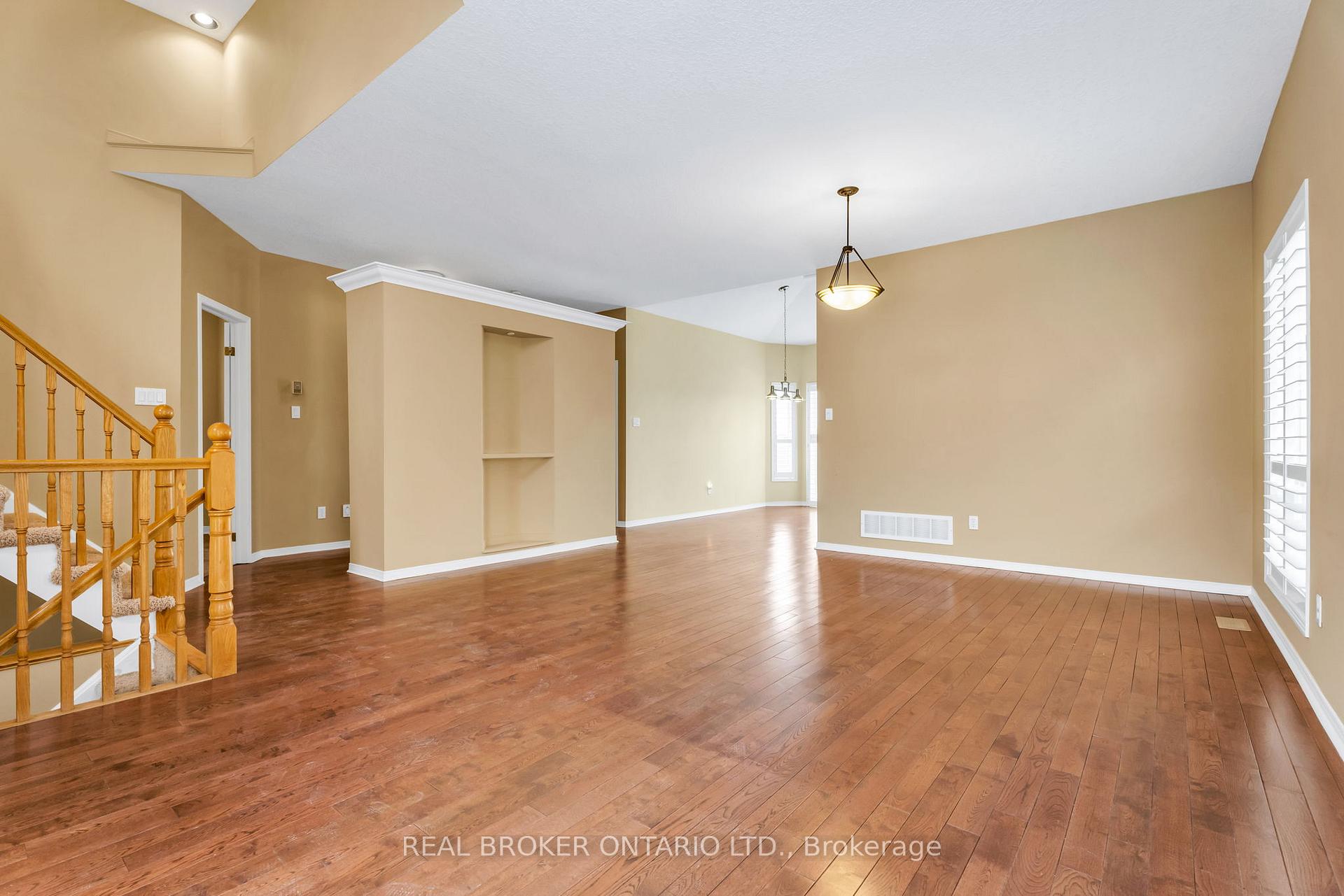 Photo 10 of 18 Appleton Drive, Orangeville — HOMEH