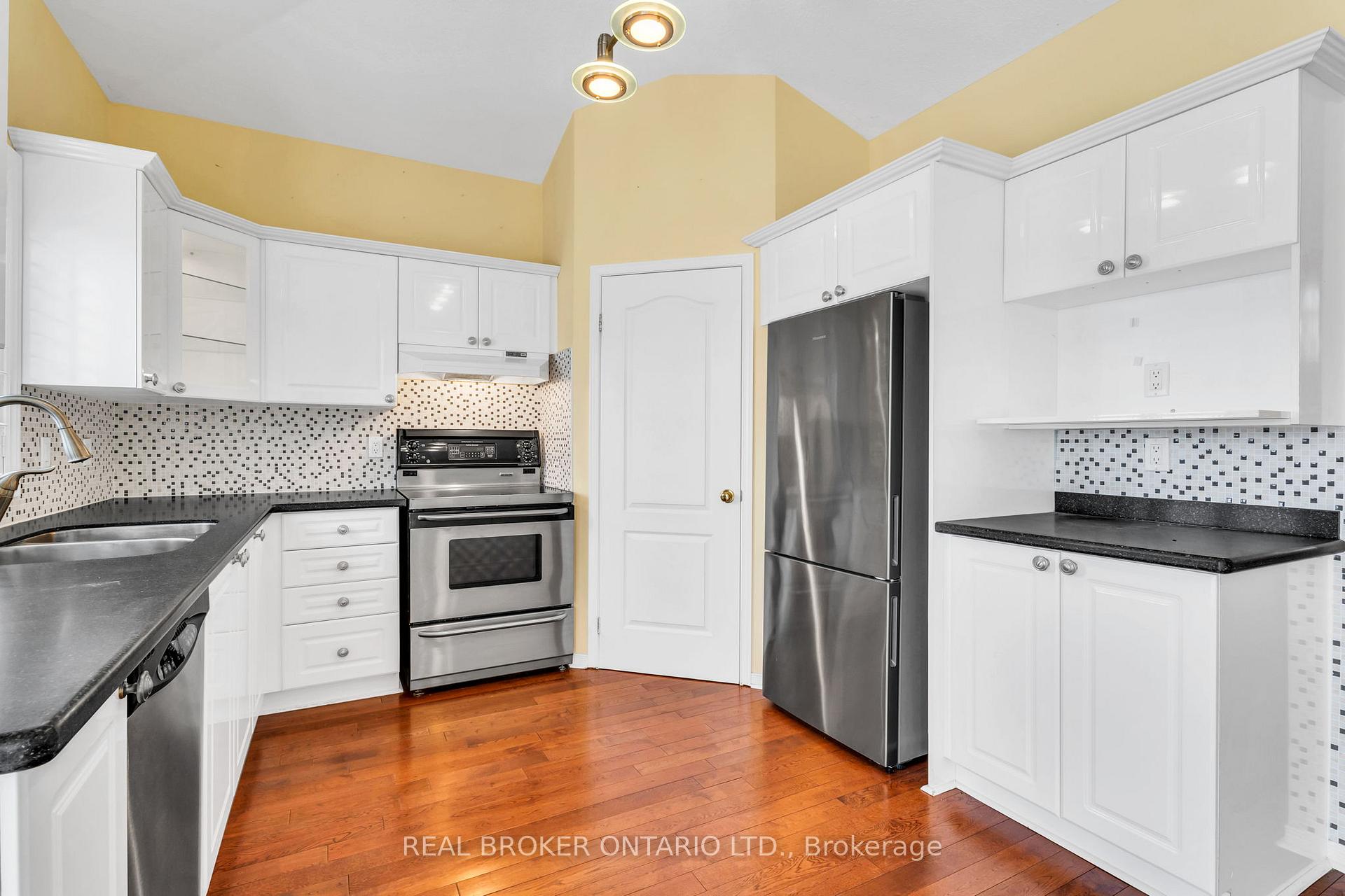 Photo 4 of 18 Appleton Drive, Orangeville — HOMEH