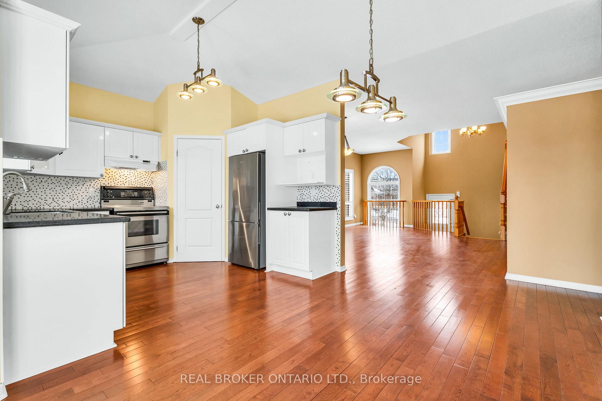 Photo 34 of 18 Appleton Drive, Orangeville — HOMEH