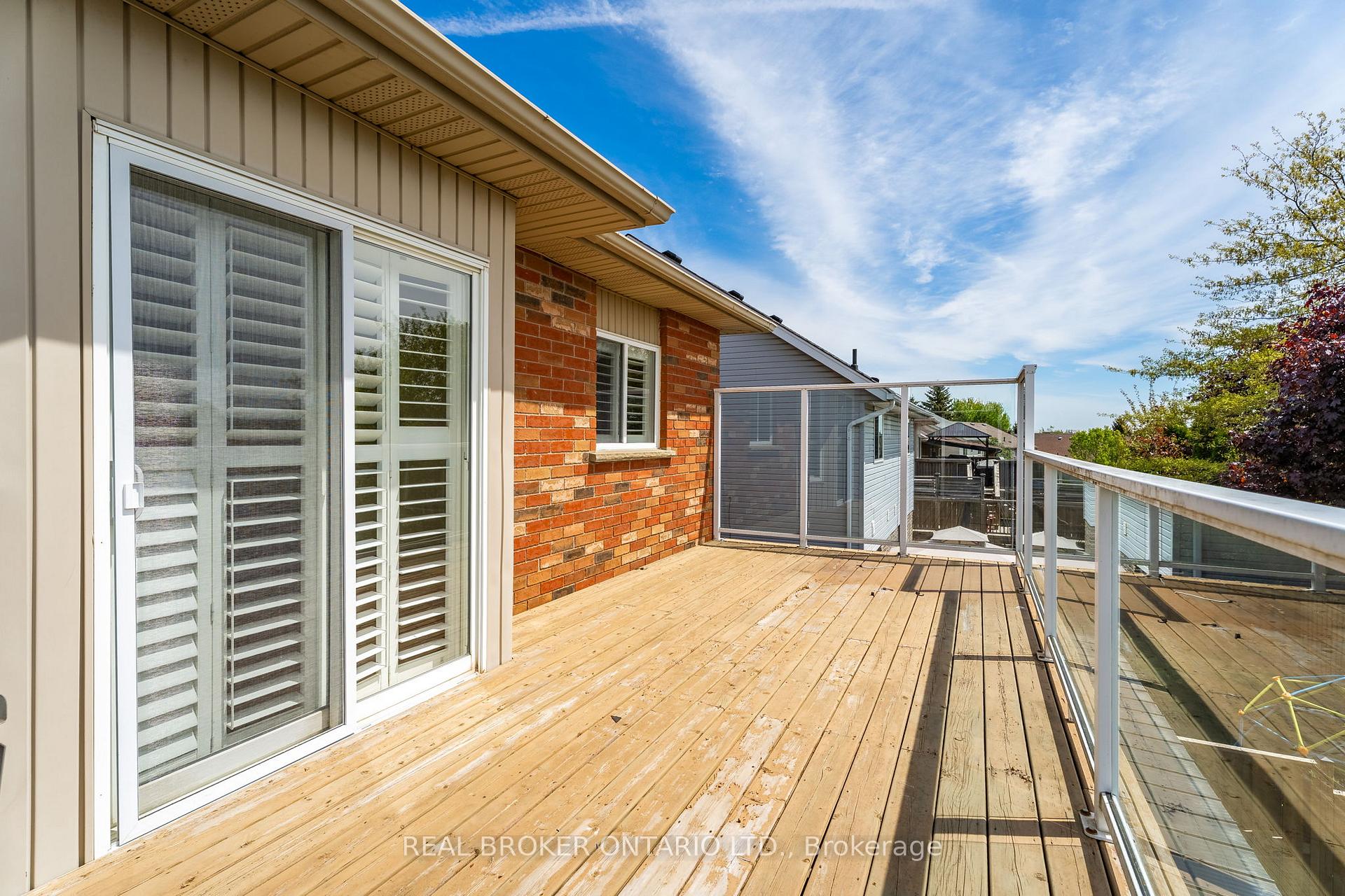 Photo 5 of 18 Appleton Drive, Orangeville — HOMEH