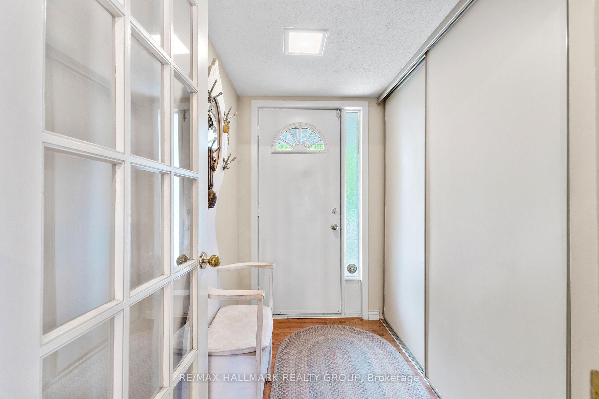 Photo 4 of 6100 Willowbark Drive, Ottawa, Chapel Hill — HOMEH