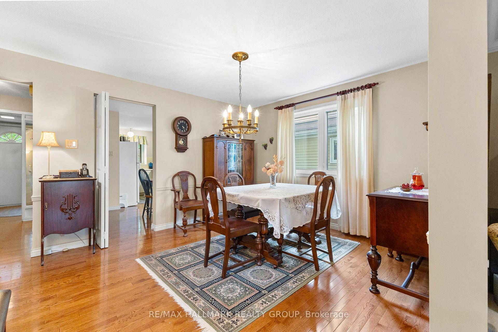 Photo 5 of 6100 Willowbark Drive, Ottawa, Chapel Hill — HOMEH