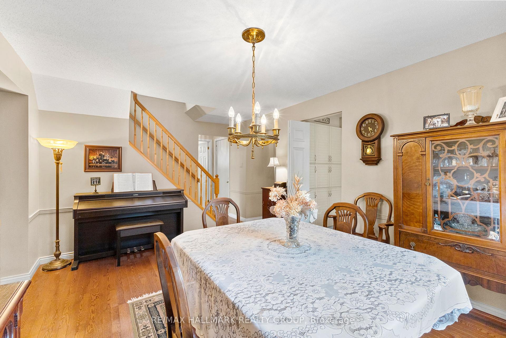 Photo 6 of 6100 Willowbark Drive, Ottawa, Chapel Hill — HOMEH