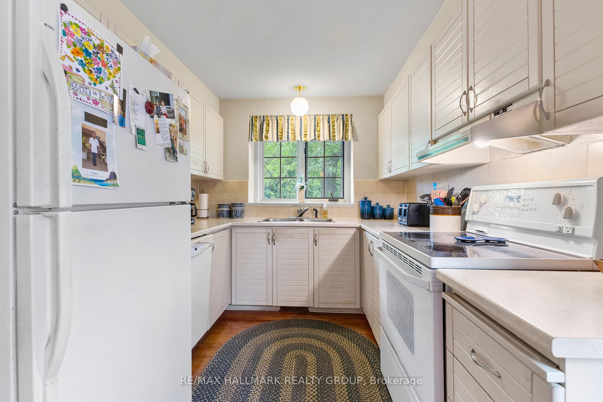 Photo 14 of 6100 Willowbark Drive, Ottawa, Chapel Hill — HOMEH