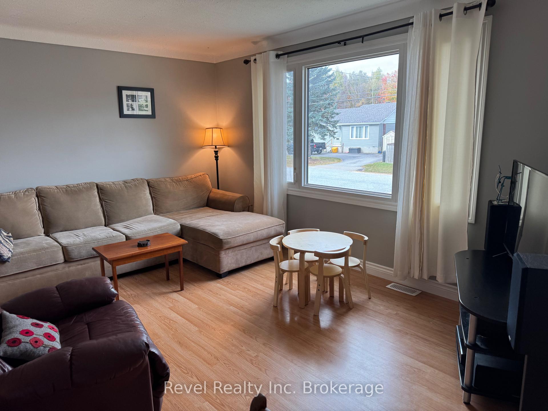 Photo 8 of 2131 Pearson Street, North Bay, Widdifield — HOMEH