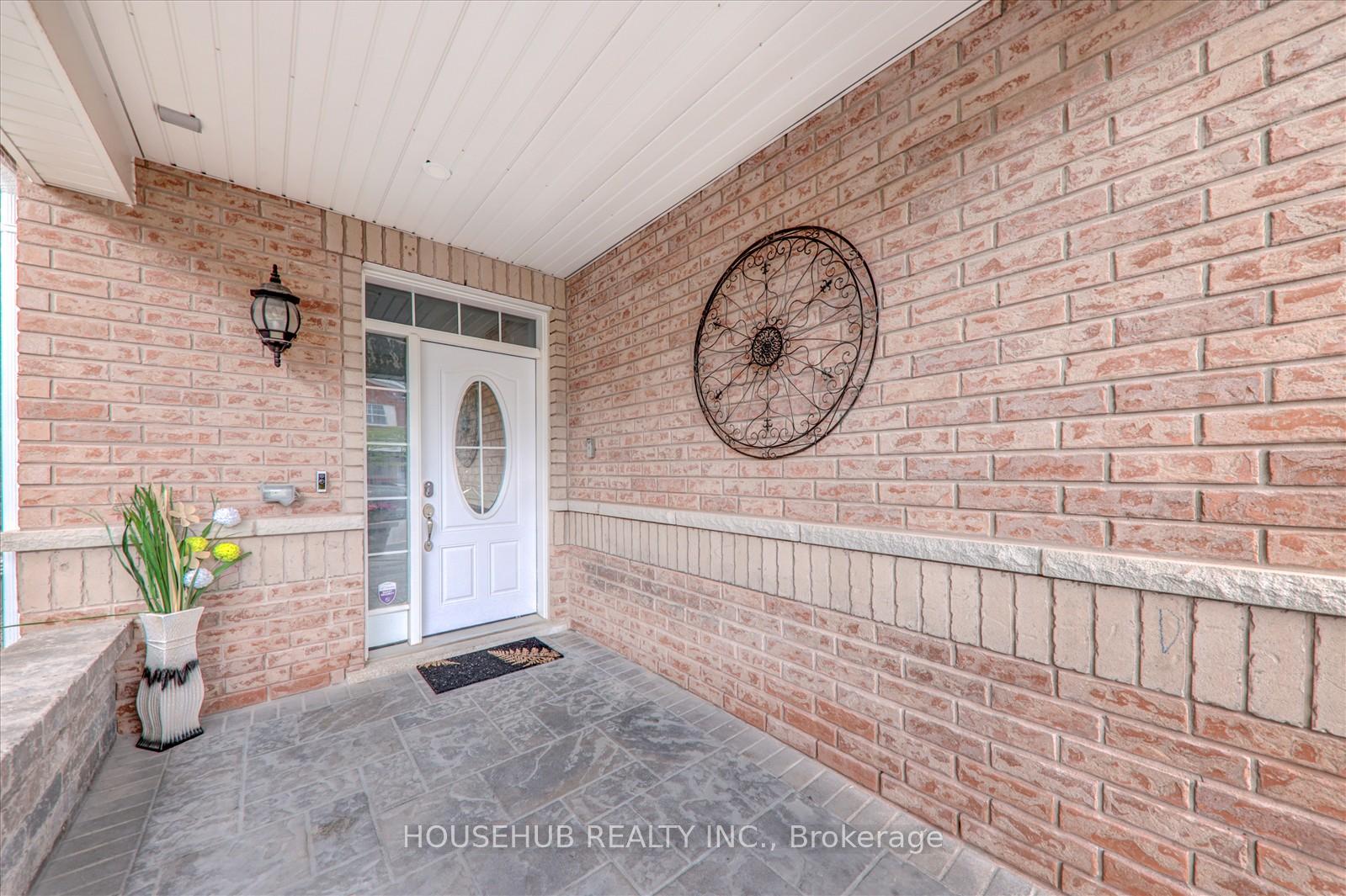 Photo 2 of 1182 Biason Circle, Milton, Willmott — HOMEH