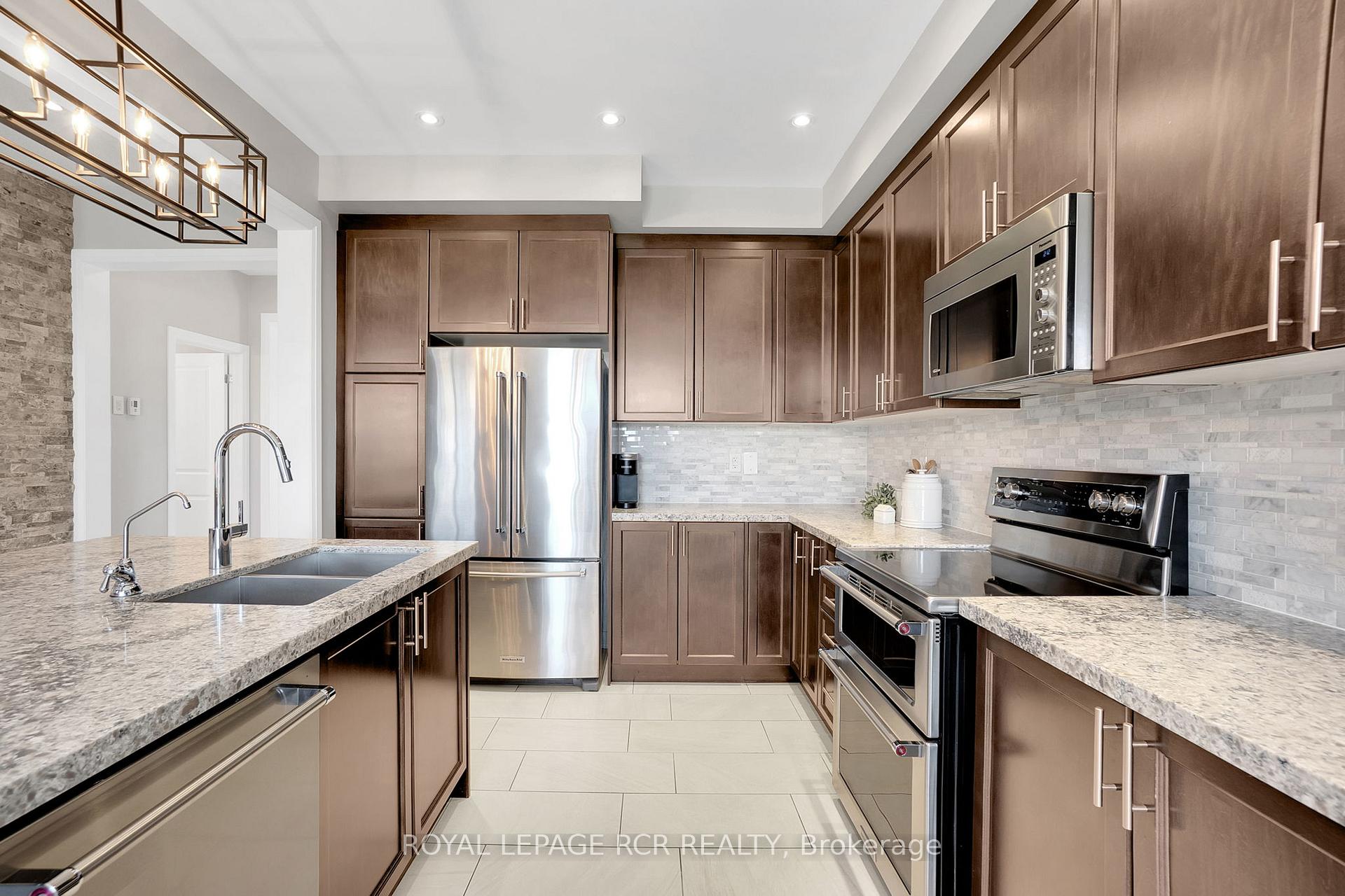 Photo 8 of 45 Martin Trail, New Tecumseth, Tottenham — HOMEH