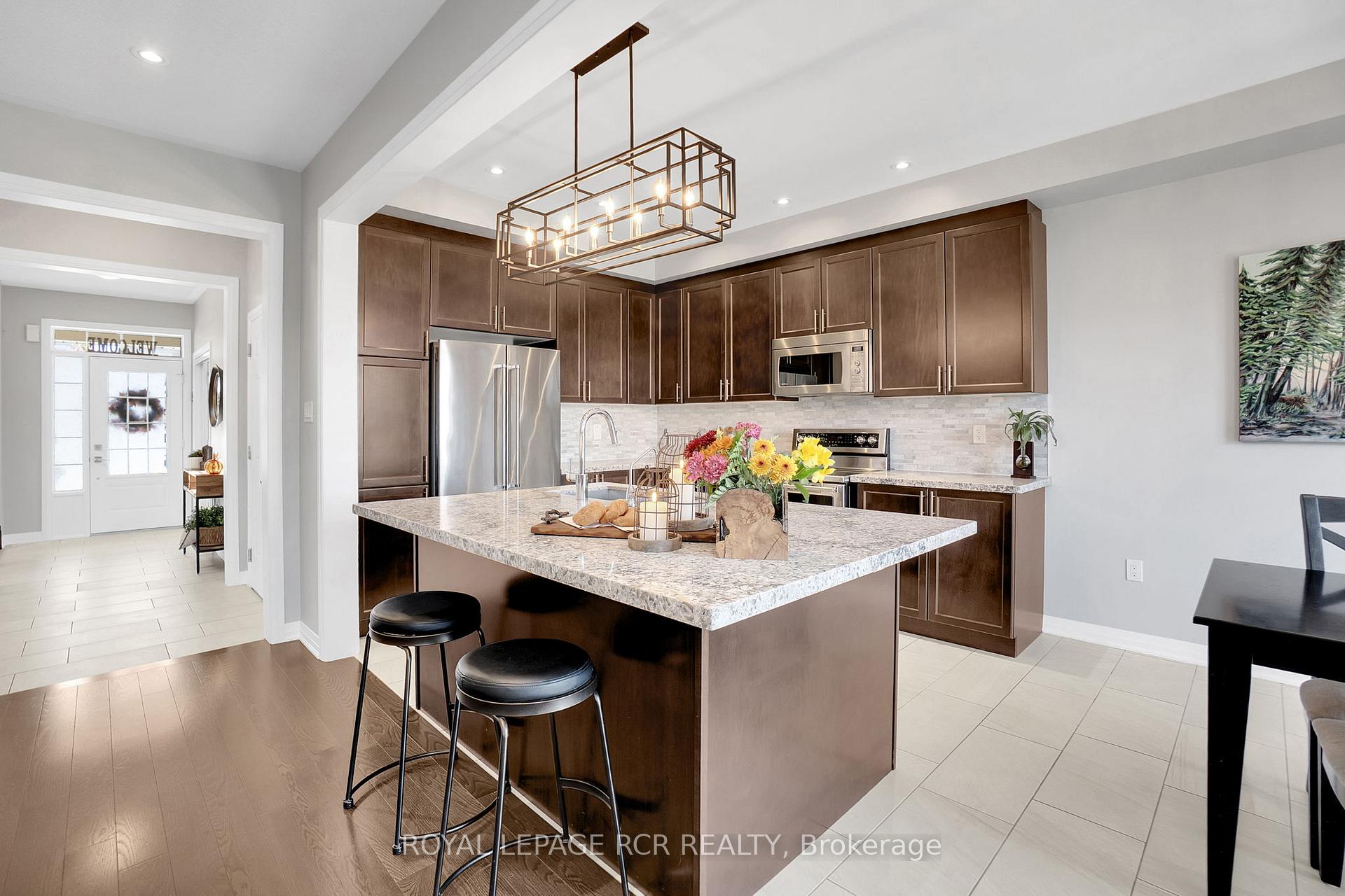 Photo 10 of 45 Martin Trail, New Tecumseth, Tottenham — HOMEH