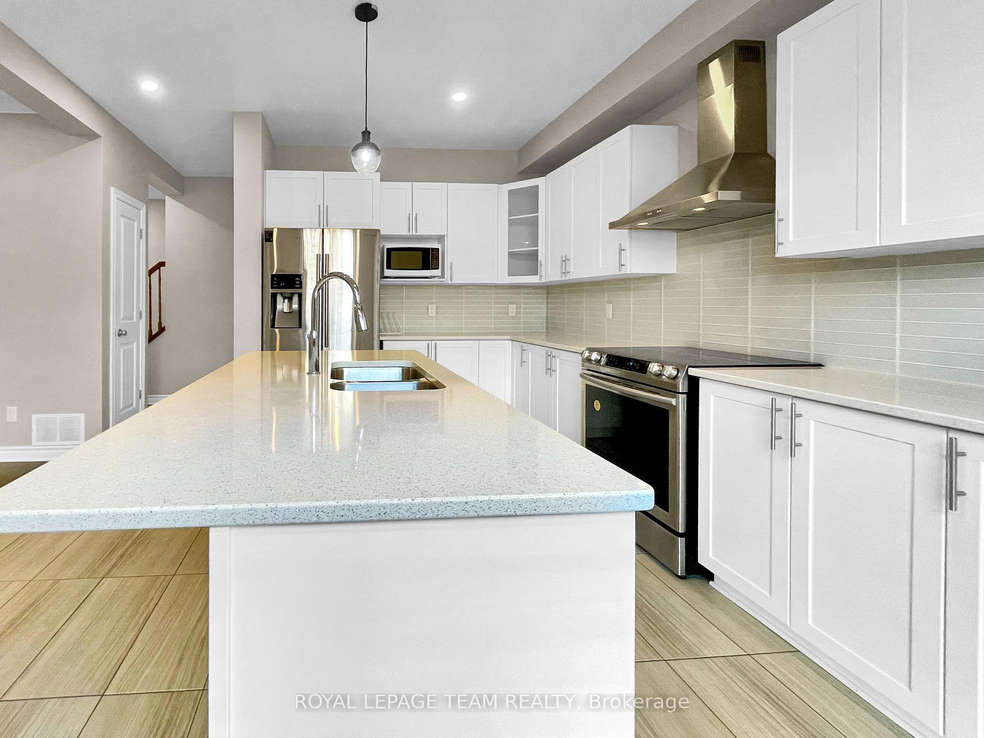 Photo 6 of 670 Decoeur Drive, Ottawa, Avalon West — HOMEH