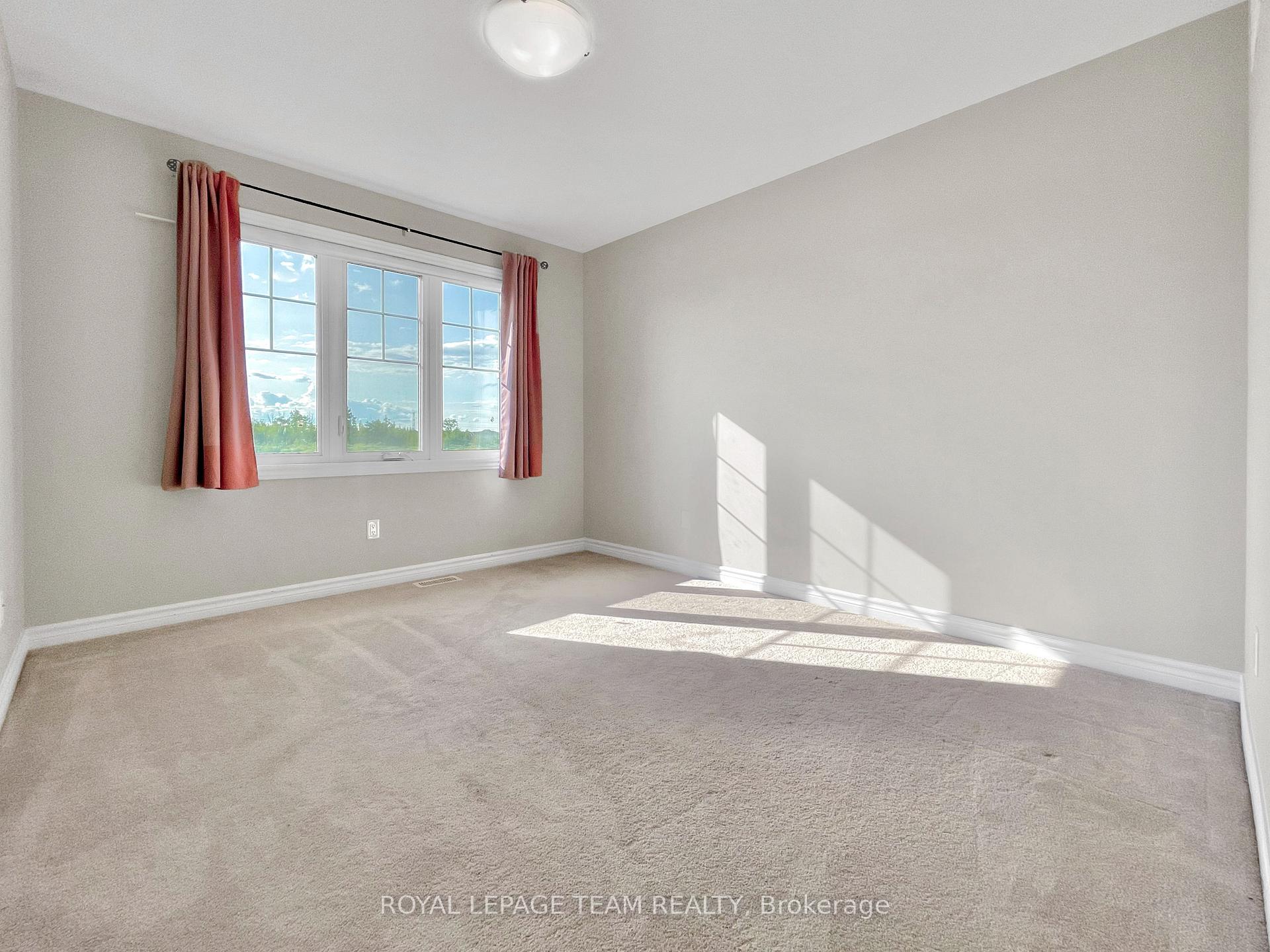 Photo 24 of 670 Decoeur Drive, Ottawa, Avalon West — HOMEH