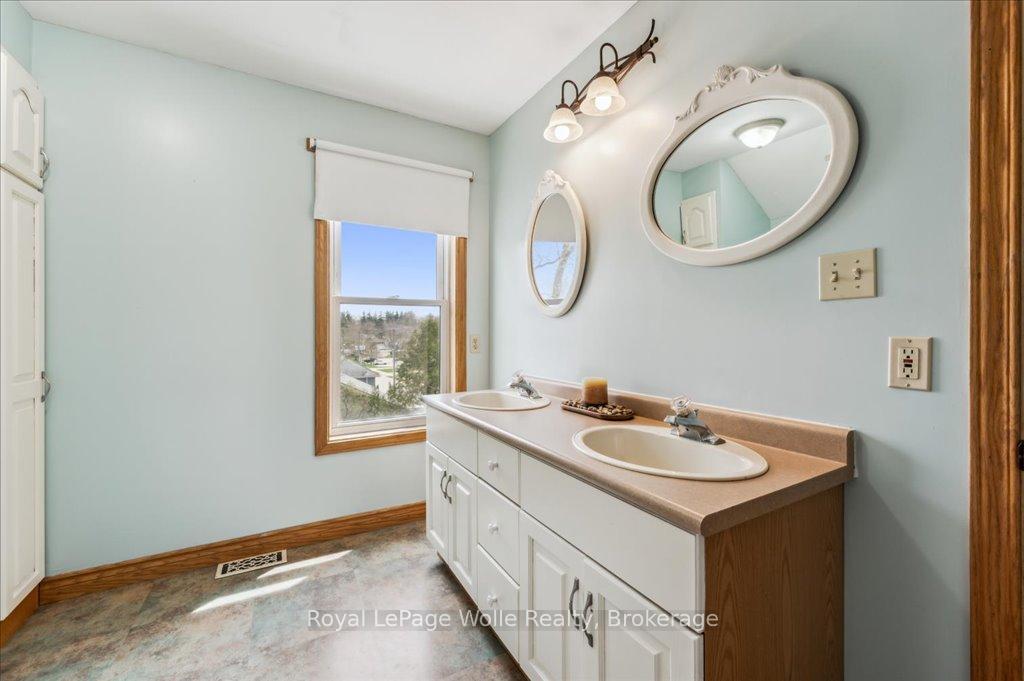 Photo 26 of 454 Wallace Avenue N, North Perth, Listowel — HOMEH