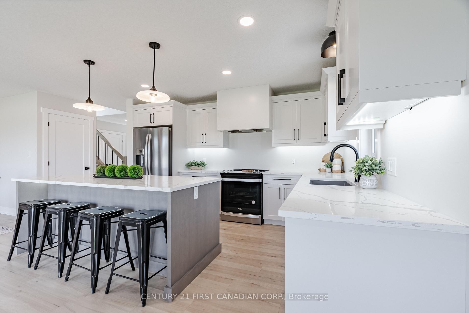 Photo 15 of 105 Atkinson Street, North Middlesex, Alisa Craig — HOMEH