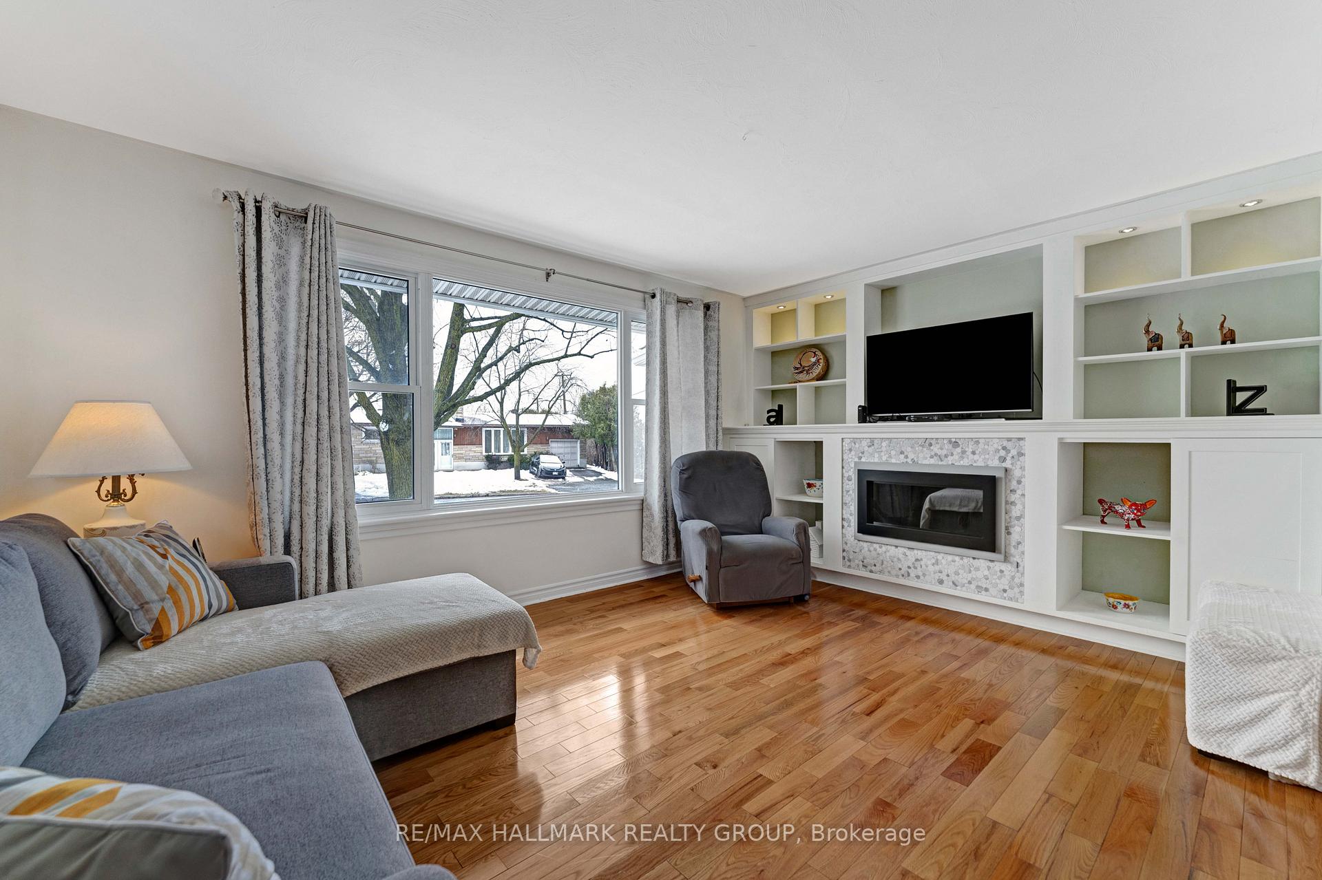 Photo 3 of 577 Clarke Avenue, Ottawa, Castle Heights/Rideau High — HOMEH