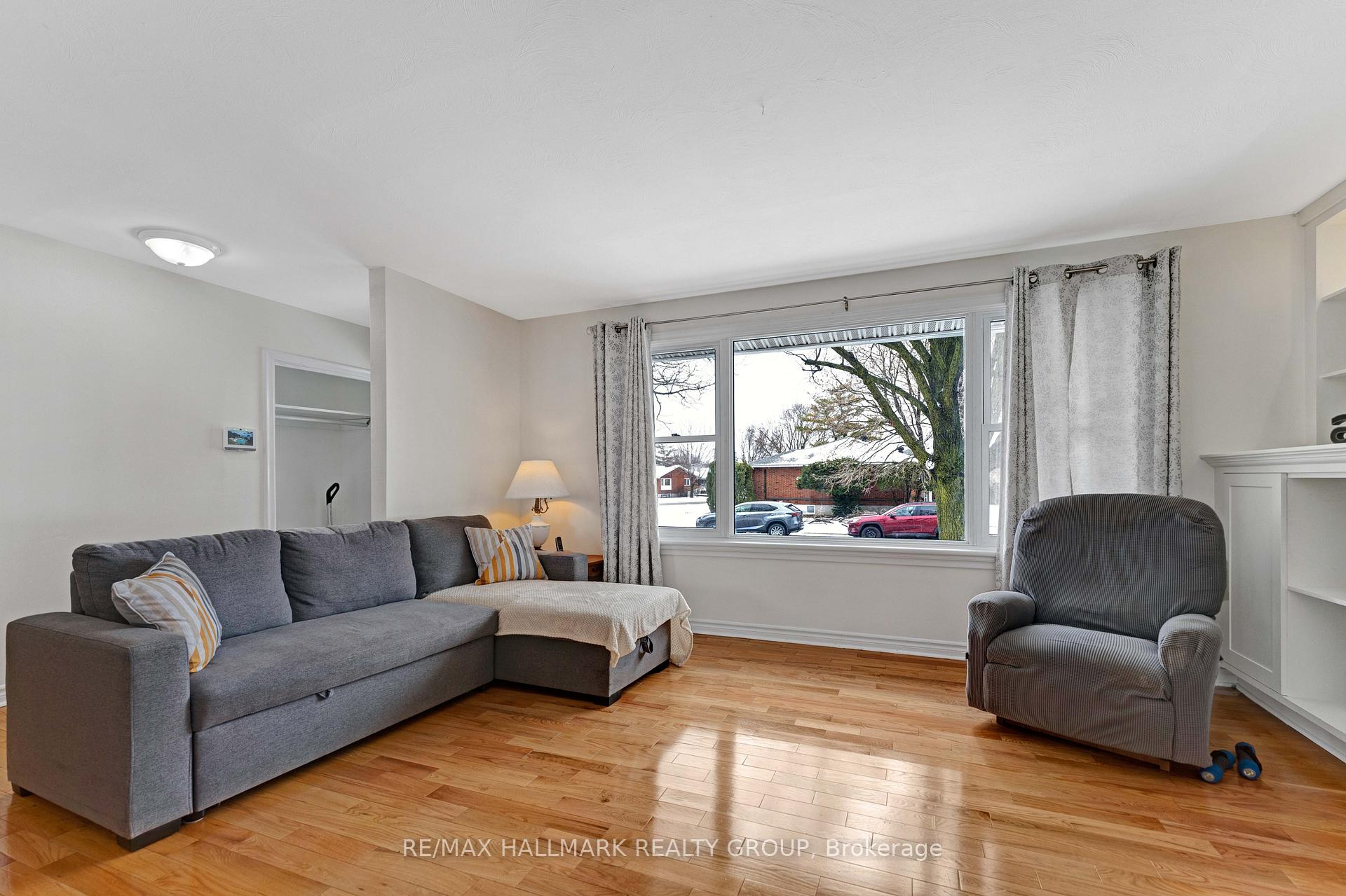 Photo 4 of 577 Clarke Avenue, Ottawa, Castle Heights/Rideau High — HOMEH