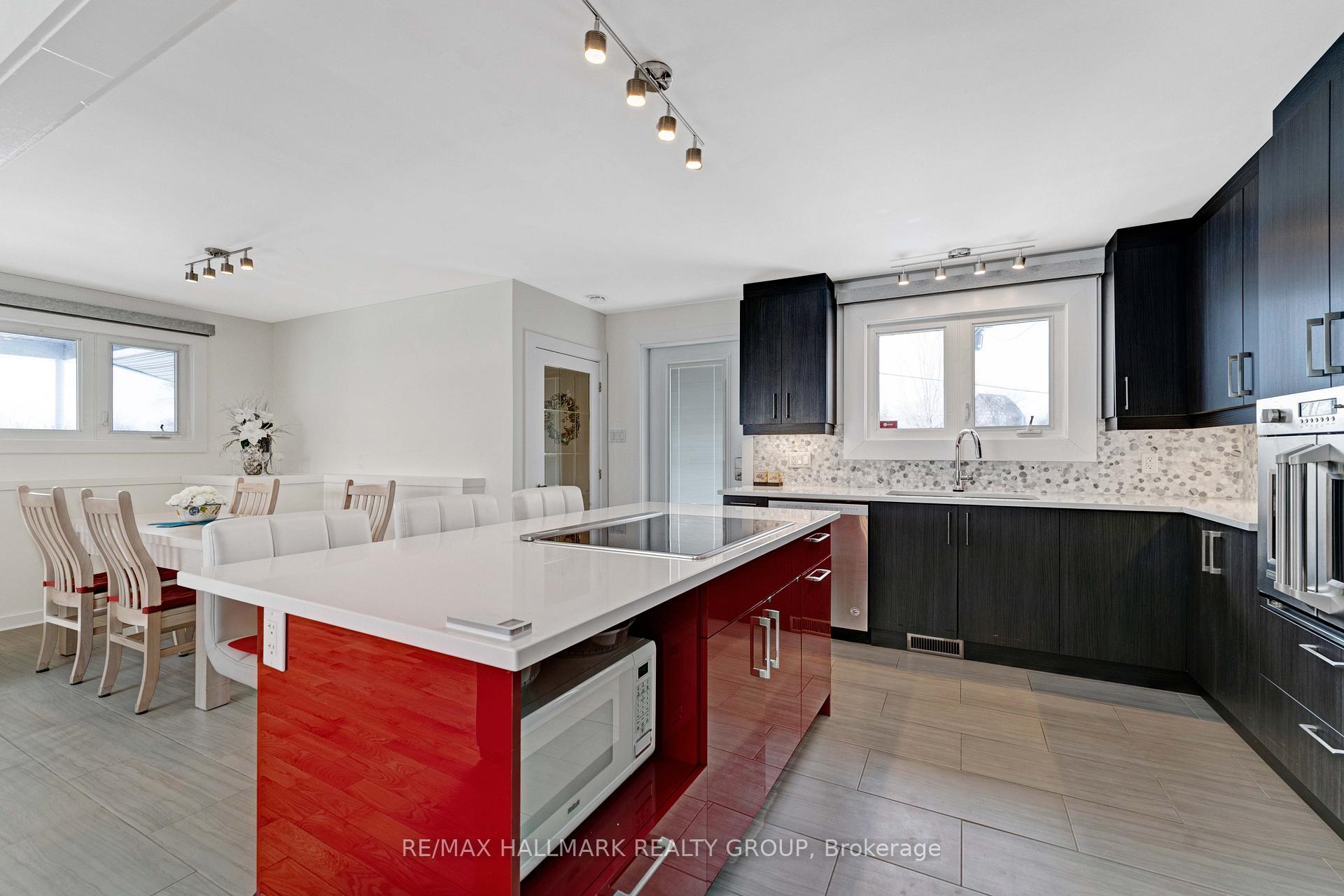 Photo 8 of 577 Clarke Avenue, Ottawa, Castle Heights/Rideau High — HOMEH