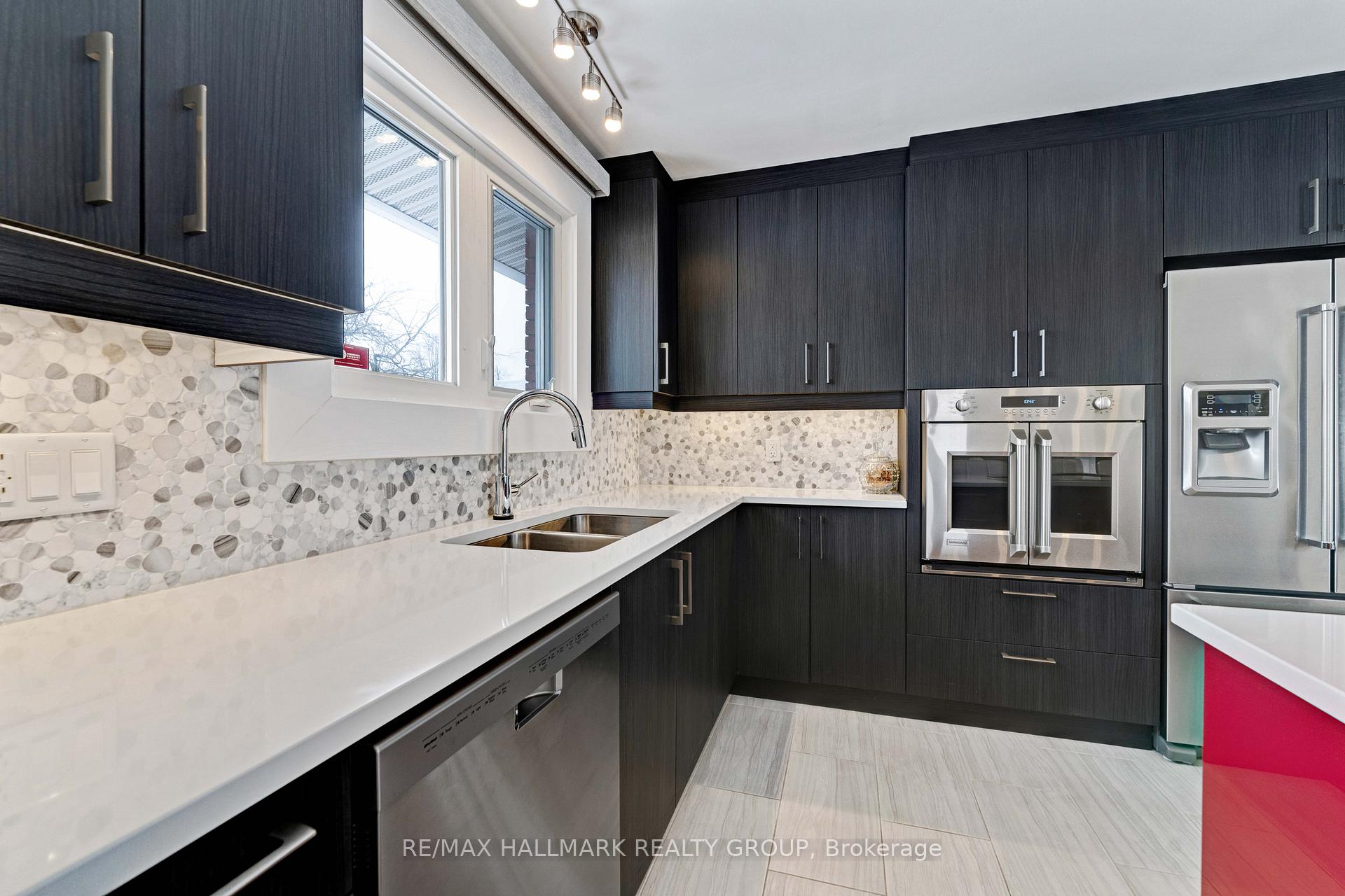 Photo 9 of 577 Clarke Avenue, Ottawa, Castle Heights/Rideau High — HOMEH