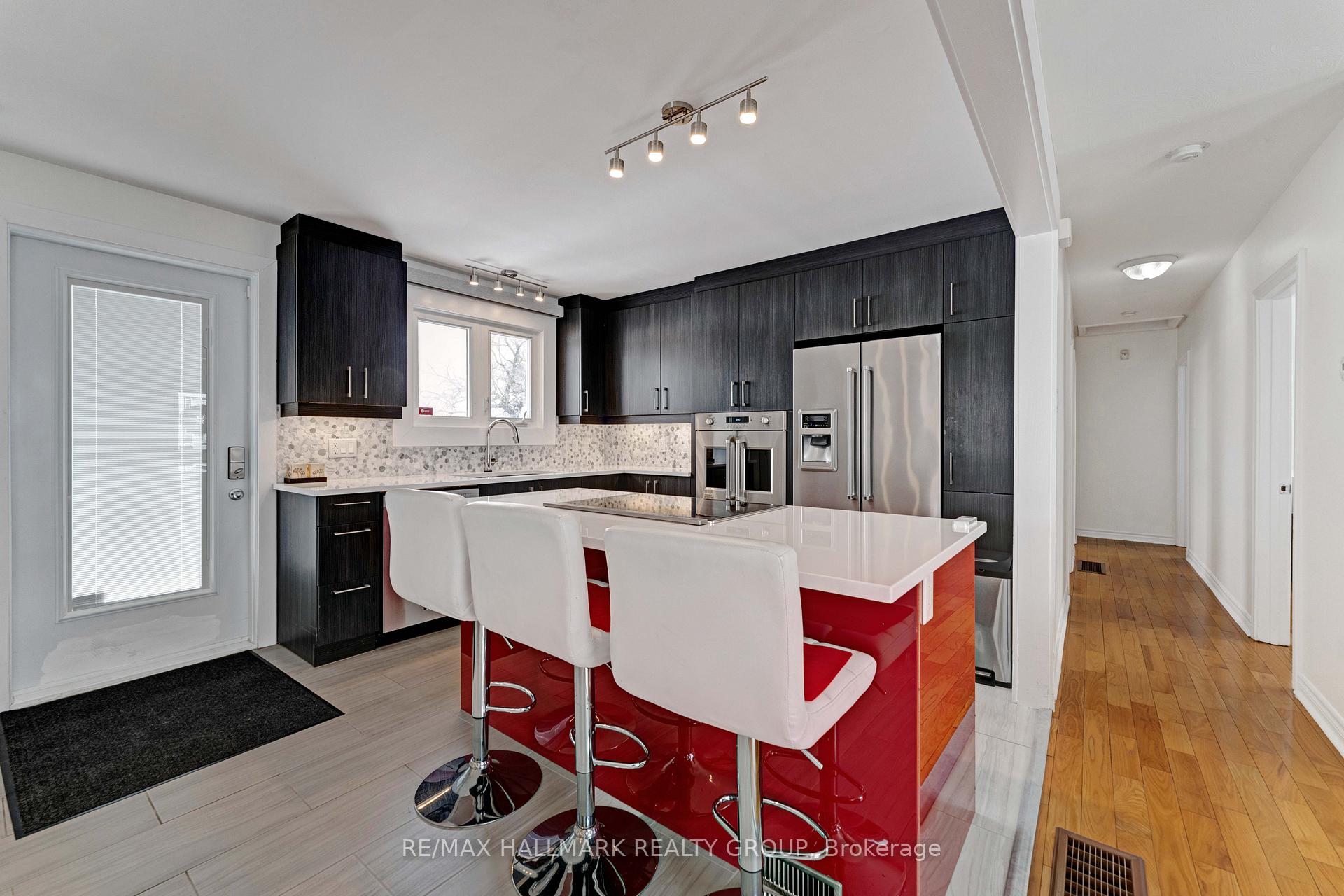 Photo 12 of 577 Clarke Avenue, Ottawa, Castle Heights/Rideau High — HOMEH