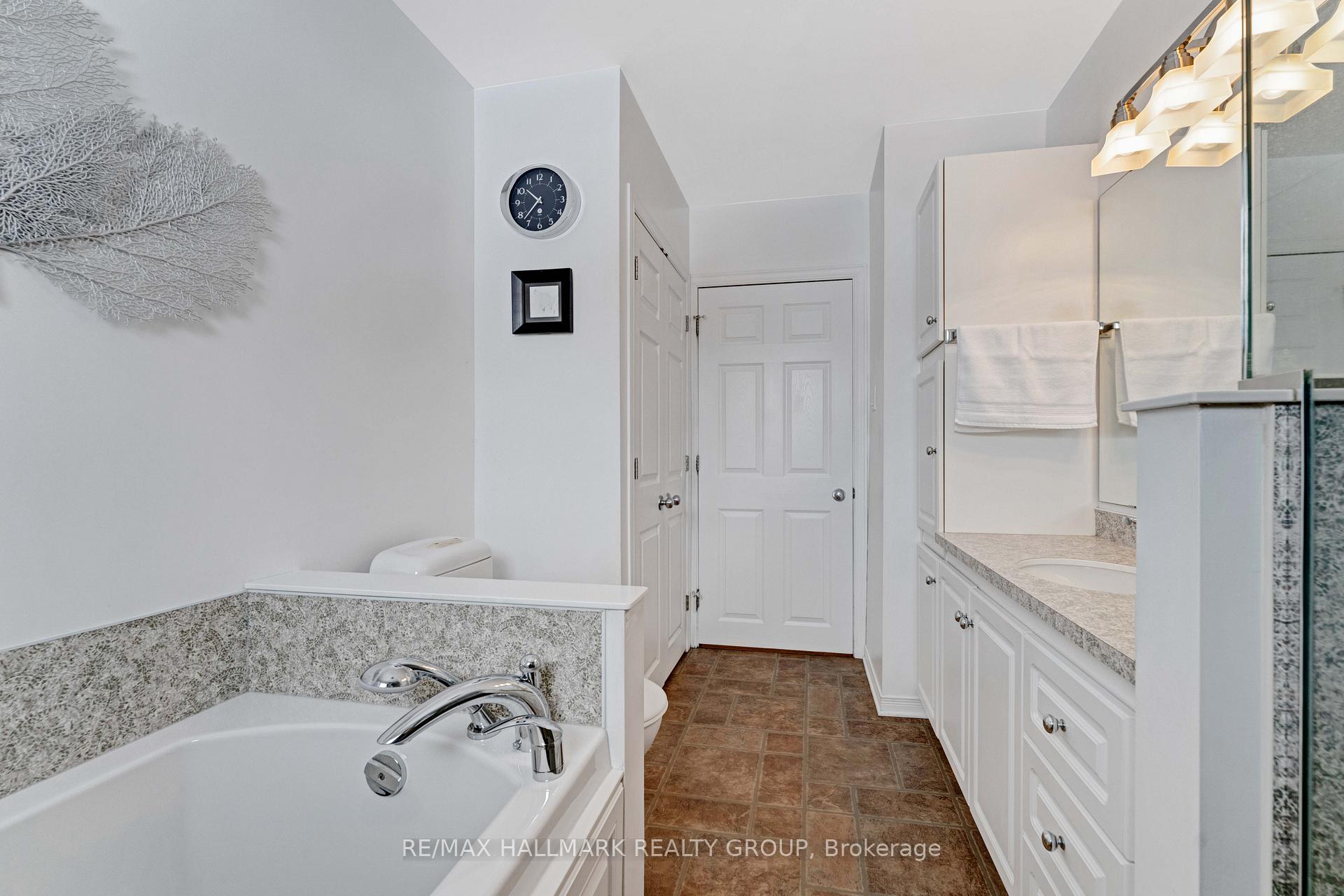 Photo 14 of 577 Clarke Avenue, Ottawa, Castle Heights/Rideau High — HOMEH