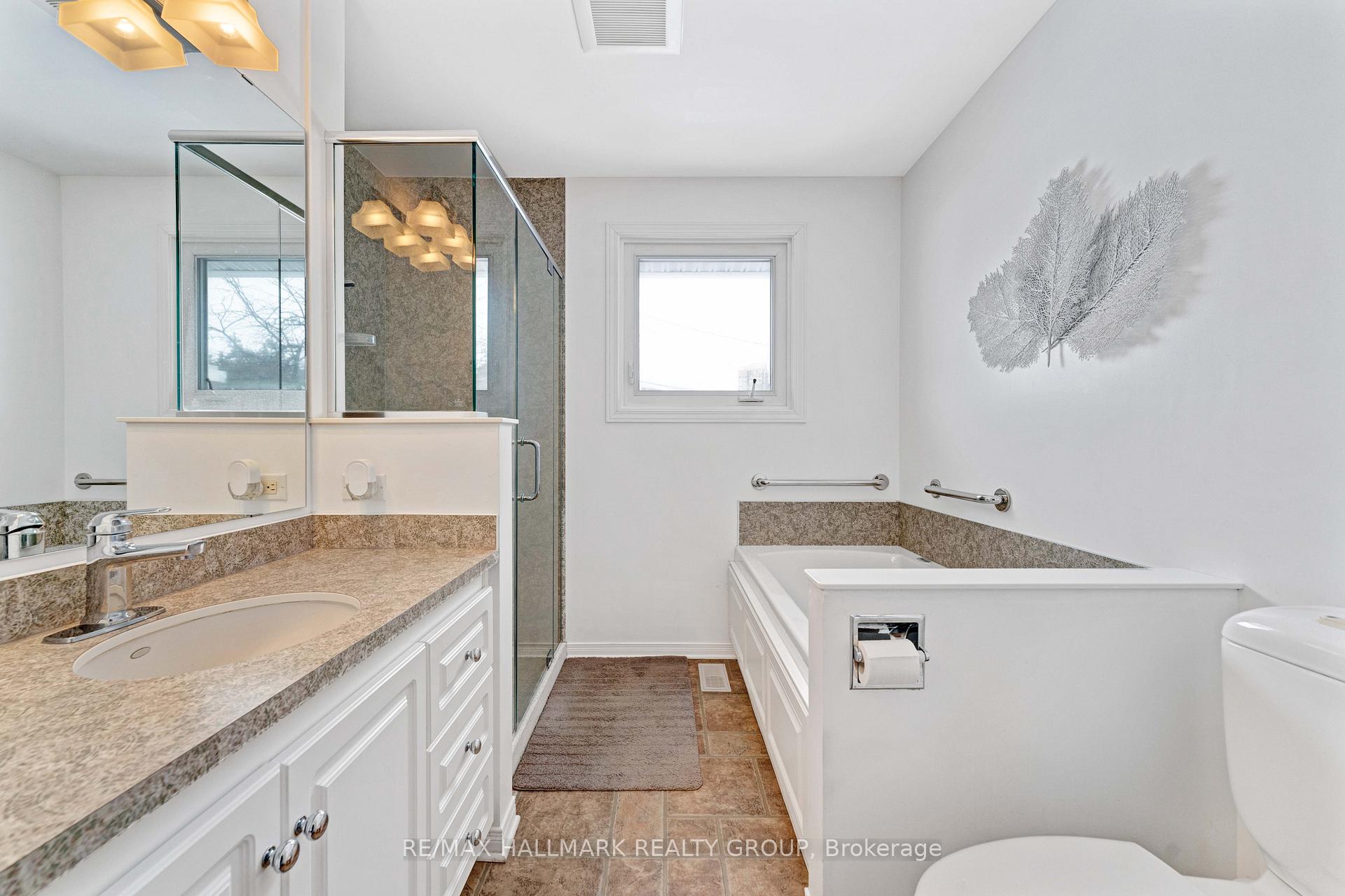 Photo 15 of 577 Clarke Avenue, Ottawa, Castle Heights/Rideau High — HOMEH