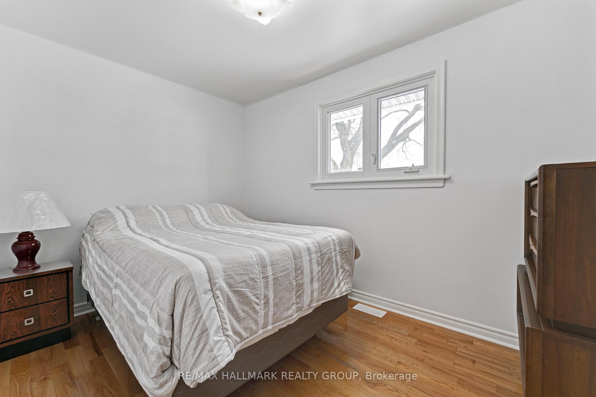 Photo 16 of 577 Clarke Avenue, Ottawa, Castle Heights/Rideau High — HOMEH