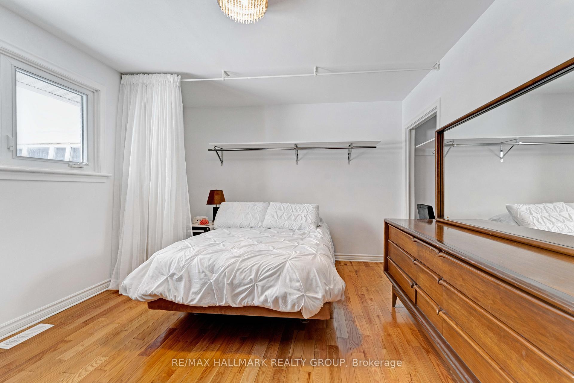 Photo 18 of 577 Clarke Avenue, Ottawa, Castle Heights/Rideau High — HOMEH