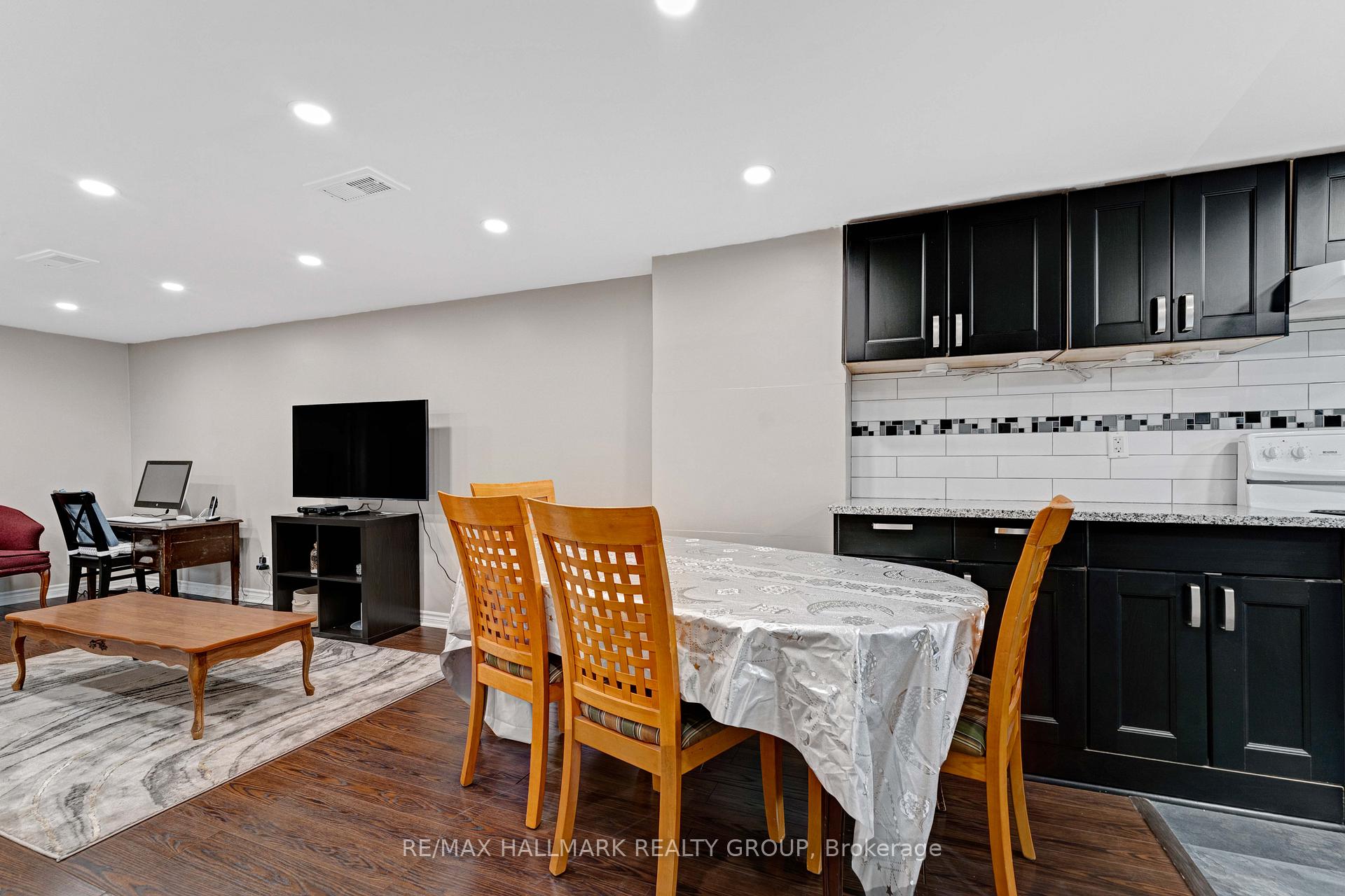 Photo 19 of 577 Clarke Avenue, Ottawa, Castle Heights/Rideau High — HOMEH