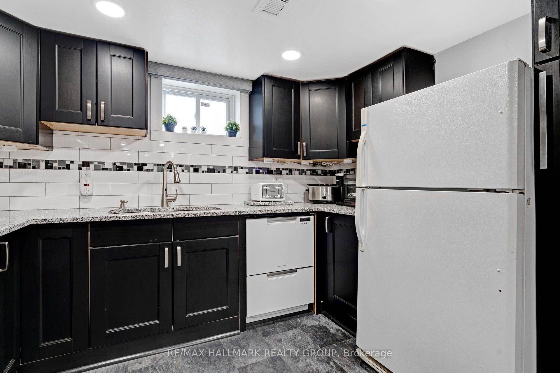 Photo 20 of 577 Clarke Avenue, Ottawa, Castle Heights/Rideau High — HOMEH