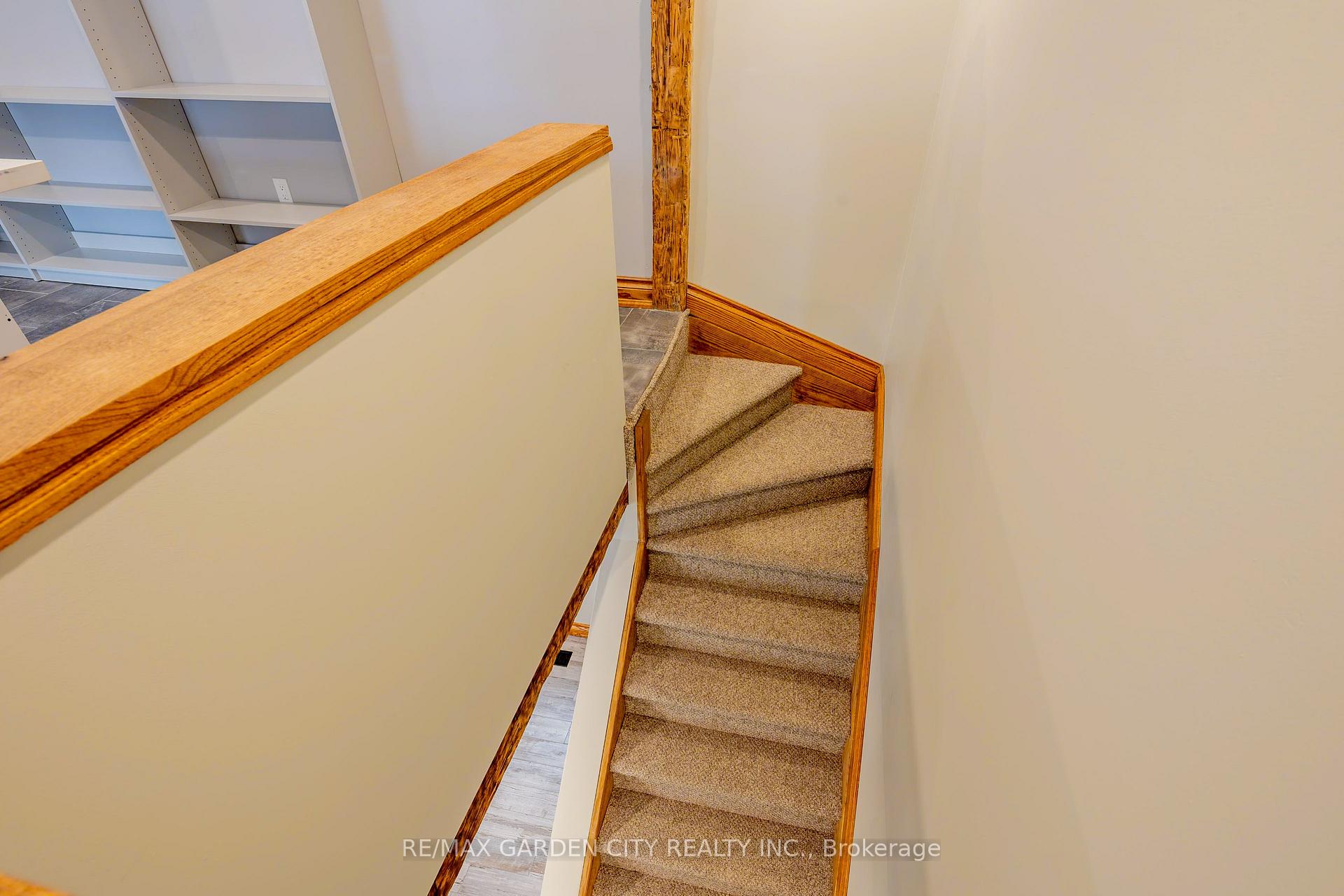 Photo 16 of 952 Twenty Road, Pelham, North Pelham — HOMEH