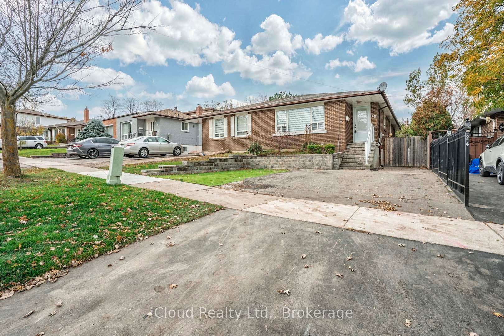 Photo 4 of 26 Joycelyn Drive, Mississauga, Streetsville — HOMEH