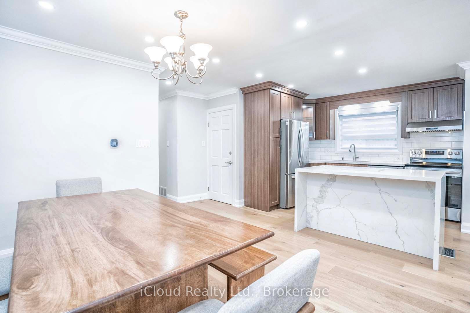 Photo 7 of 26 Joycelyn Drive, Mississauga, Streetsville — HOMEH