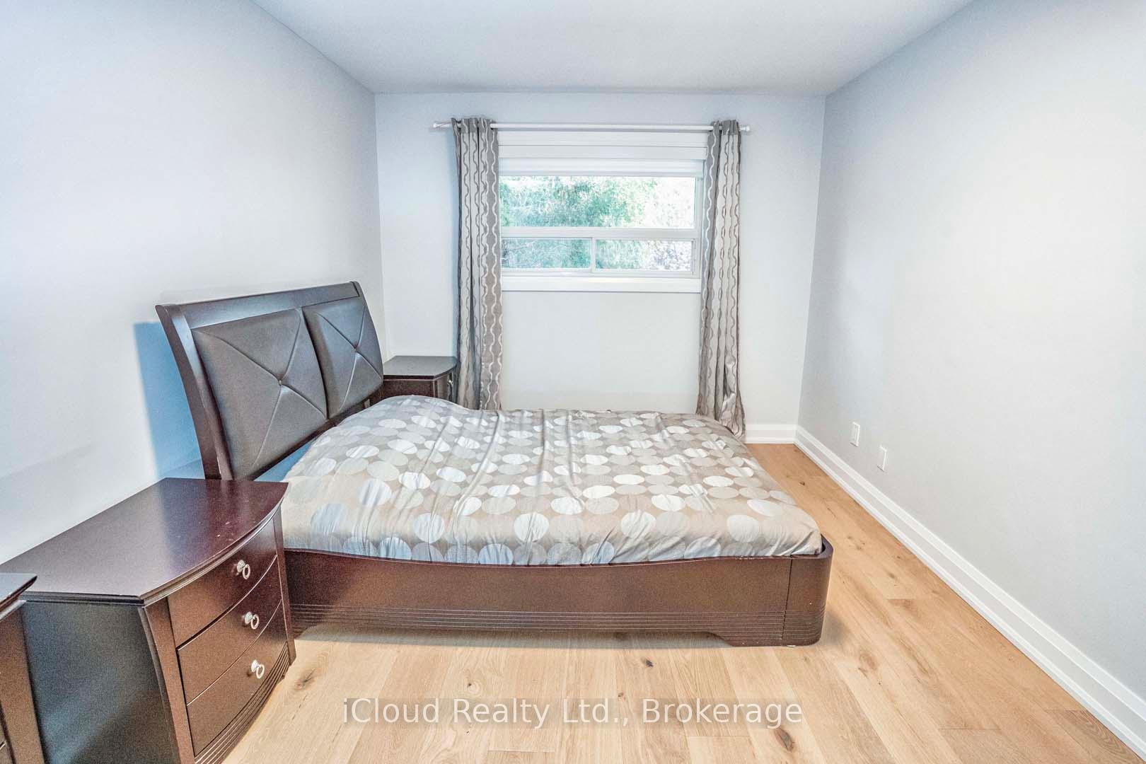 Photo 12 of 26 Joycelyn Drive, Mississauga, Streetsville — HOMEH