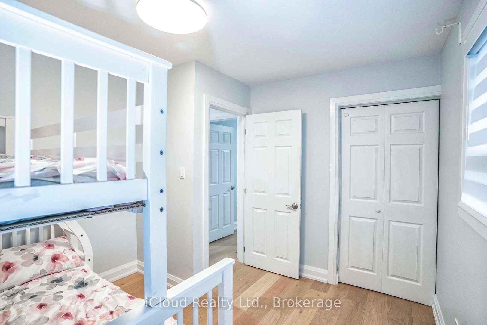 Photo 13 of 26 Joycelyn Drive, Mississauga, Streetsville — HOMEH