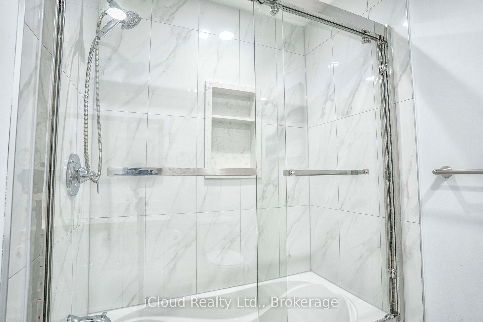 Photo 18 of 26 Joycelyn Drive, Mississauga, Streetsville — HOMEH