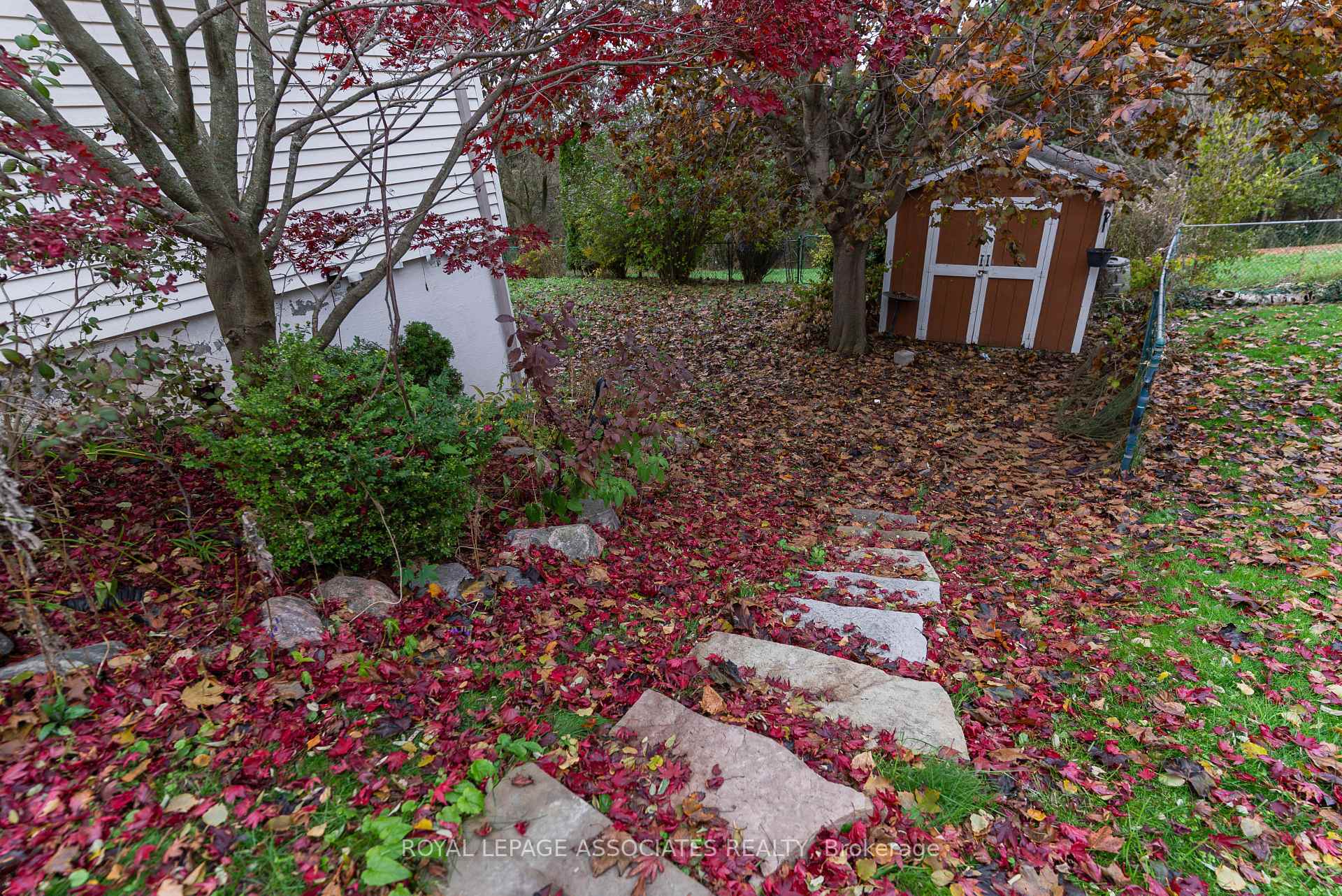 Photo 26 of 692 Down Crescent, Oshawa, Donevan — HOMEH