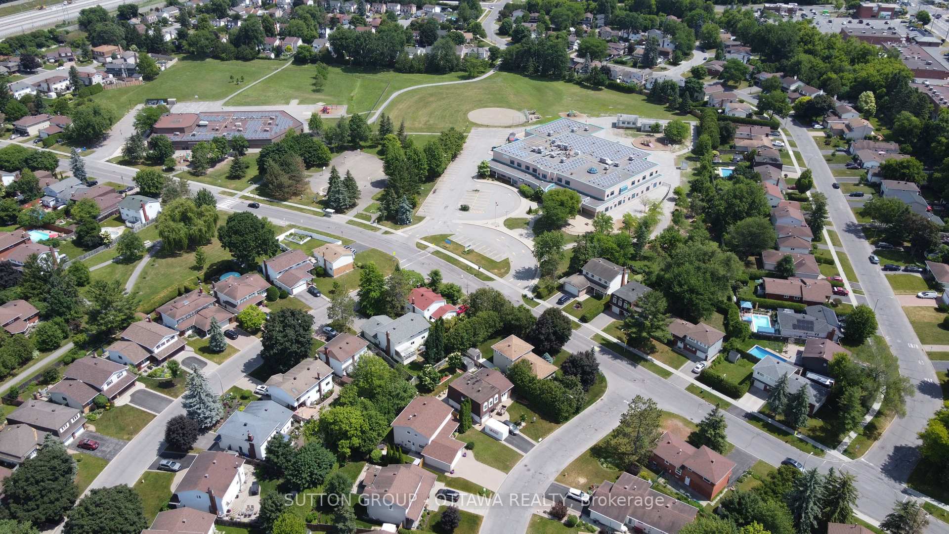 Photo 3 of 6283 Steamer Lane E, Ottawa, Convent Glen South — HOMEH