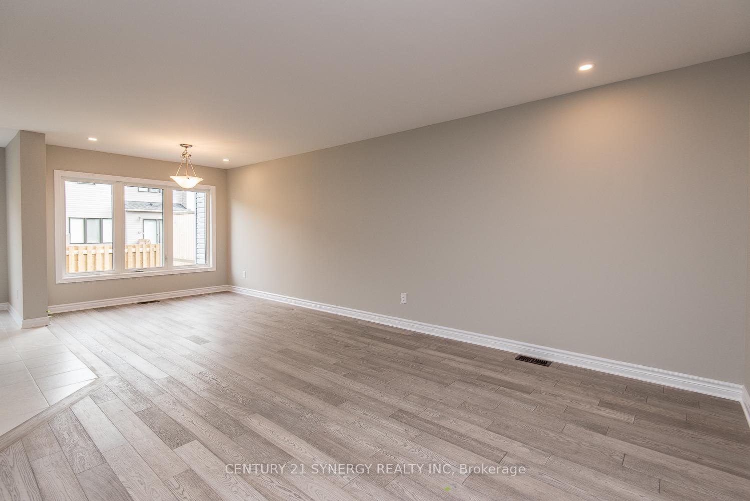 Photo 8 of 607 Trigoria Crescent, Ottawa, Avalon West — HOMEH