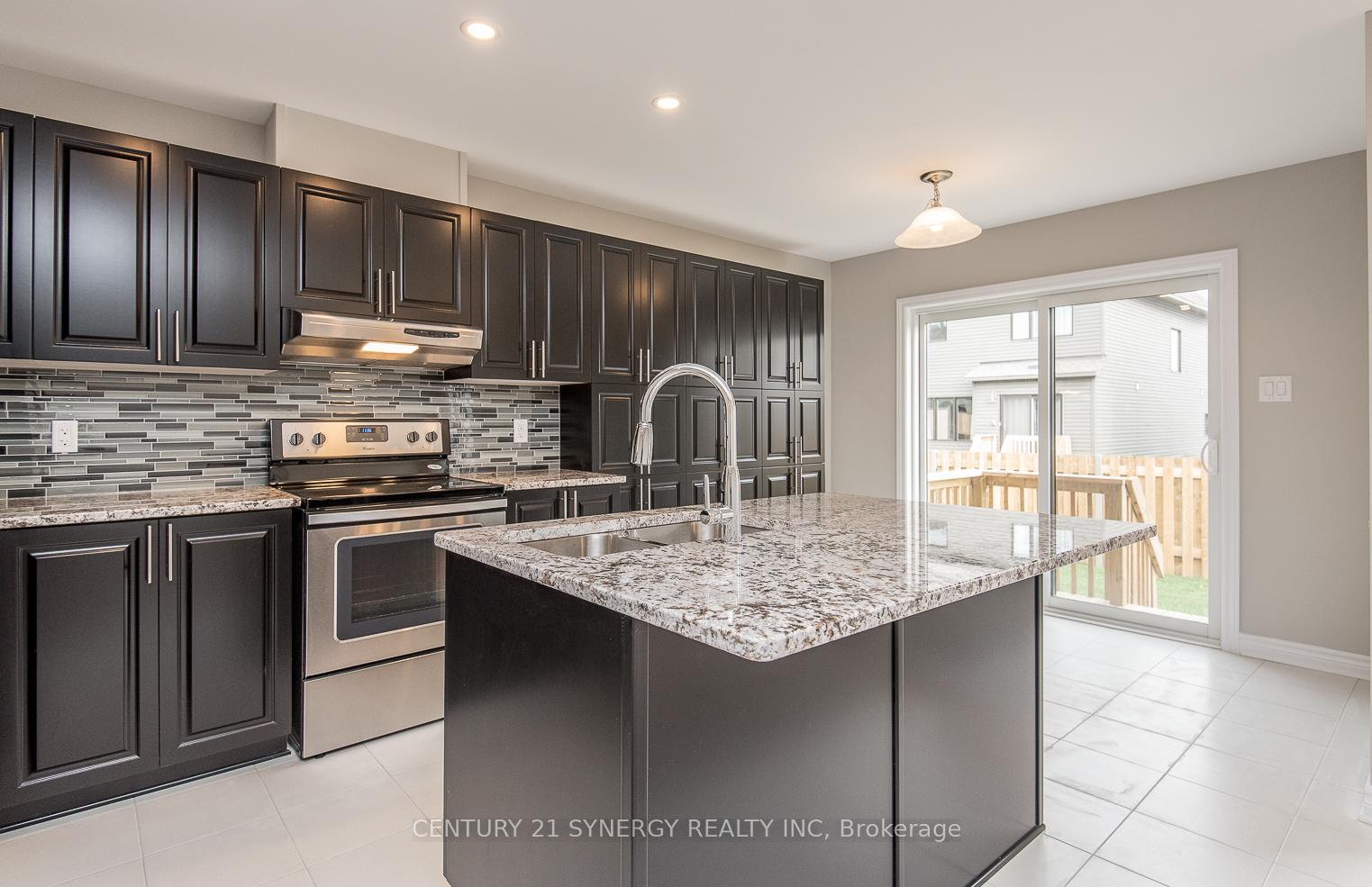 Photo 14 of 607 Trigoria Crescent, Ottawa, Avalon West — HOMEH