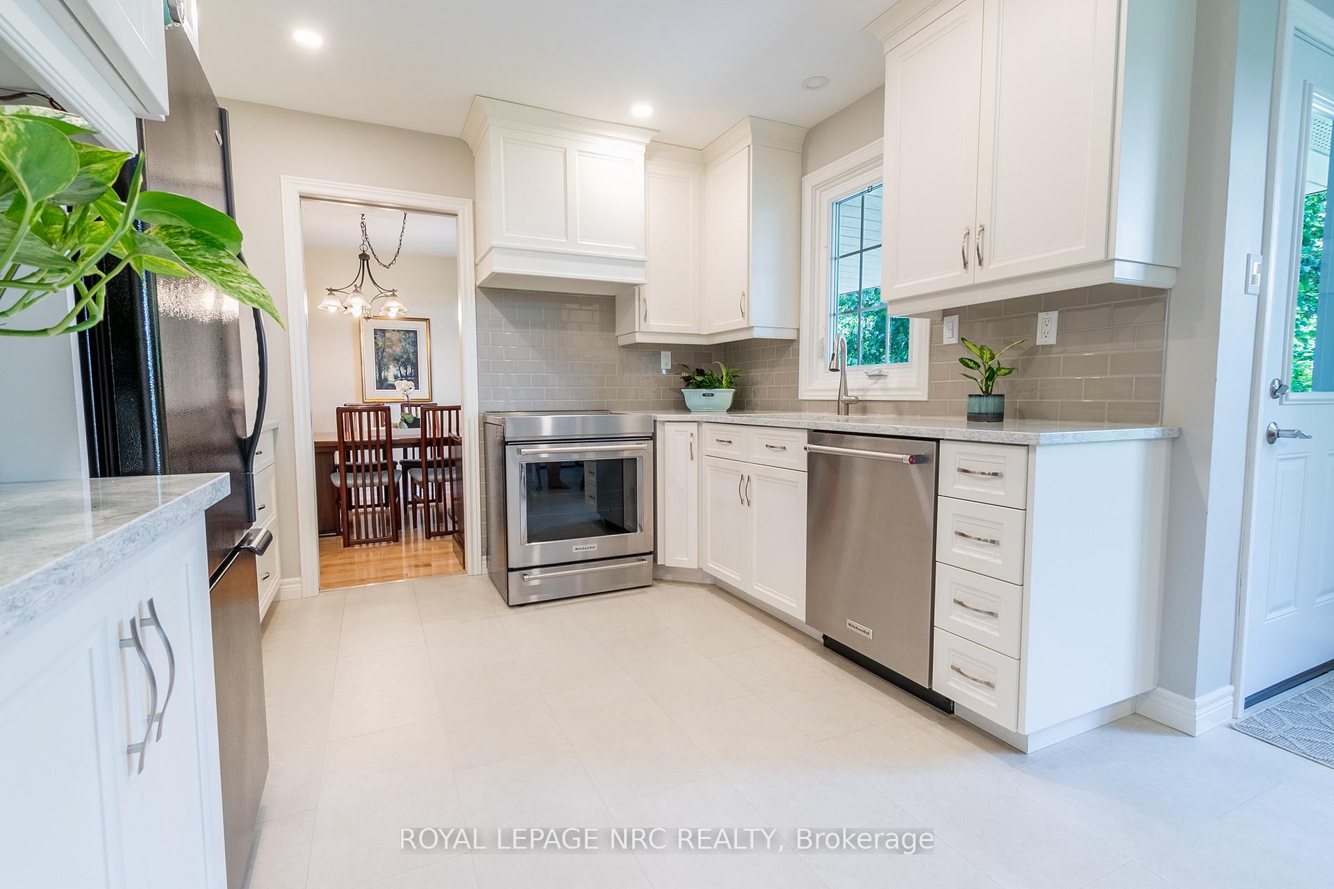 Photo 6 of 3 Vista Drive, Pelham, Fonthill — HOMEH