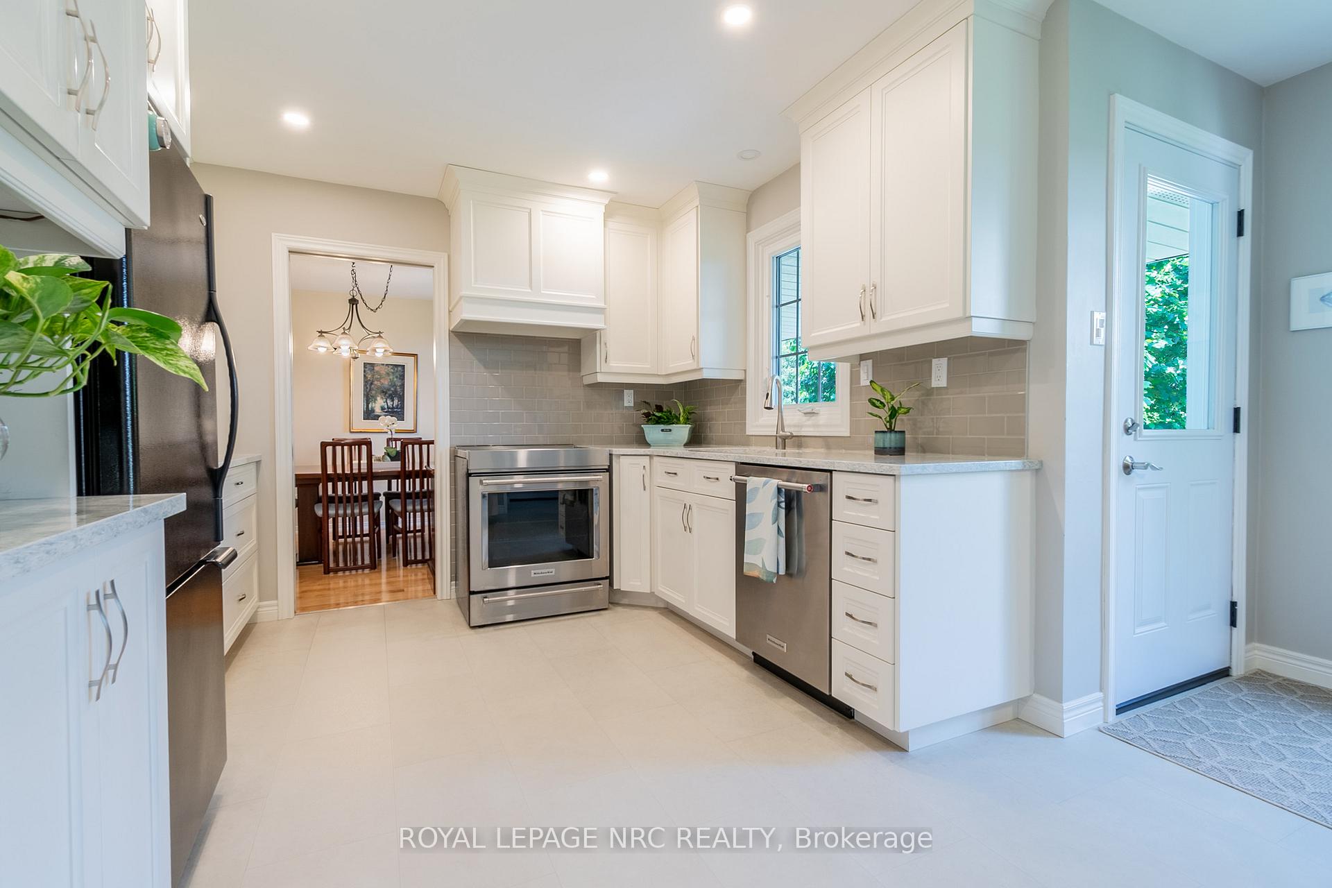 Photo 8 of 3 Vista Drive, Pelham, Fonthill — HOMEH
