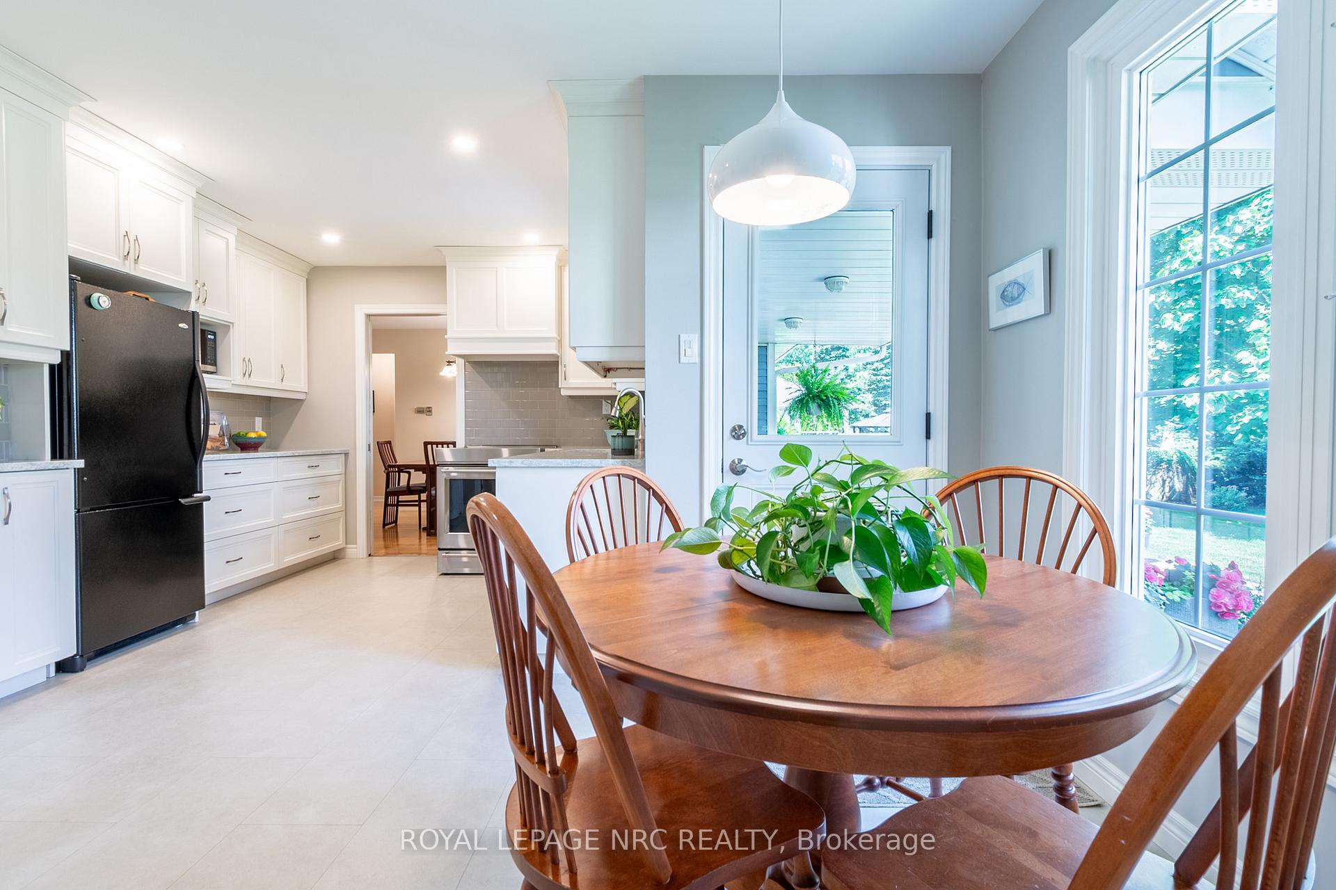 Photo 9 of 3 Vista Drive, Pelham, Fonthill — HOMEH