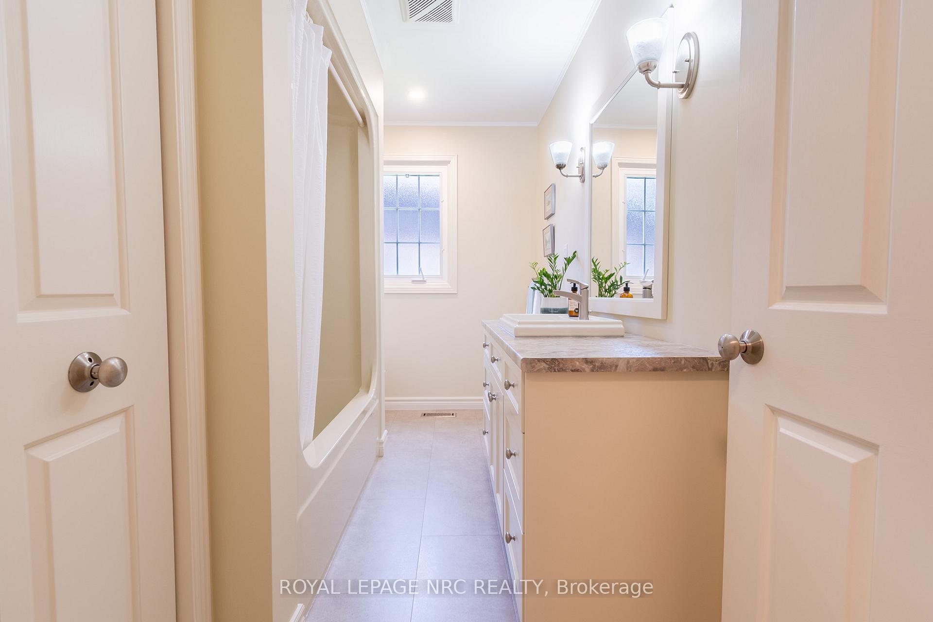 Photo 19 of 3 Vista Drive, Pelham, Fonthill — HOMEH