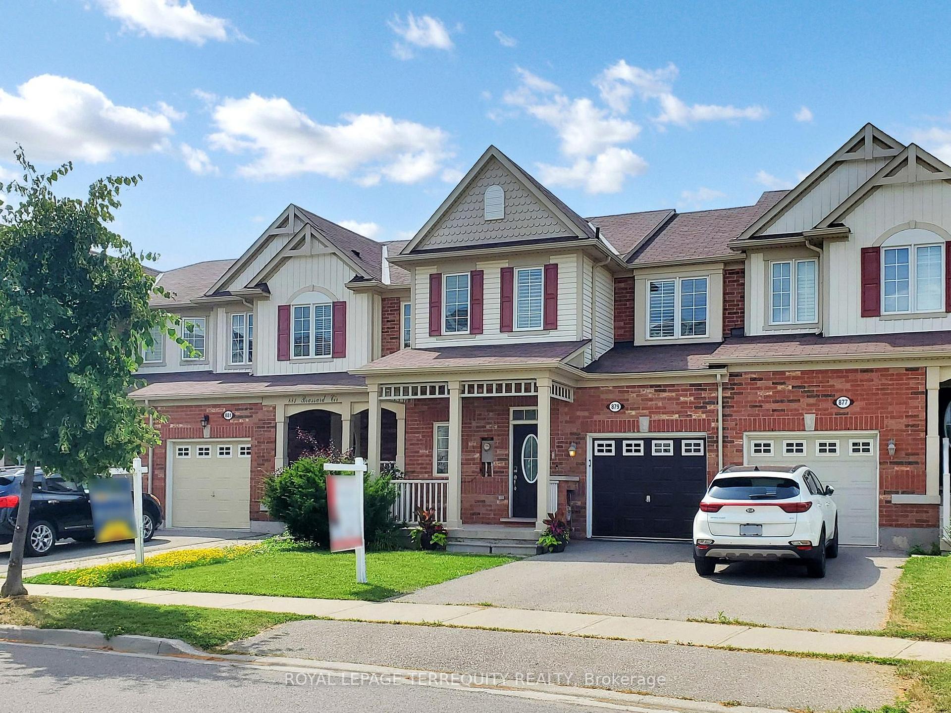 Front of 879 Brassard Circle
