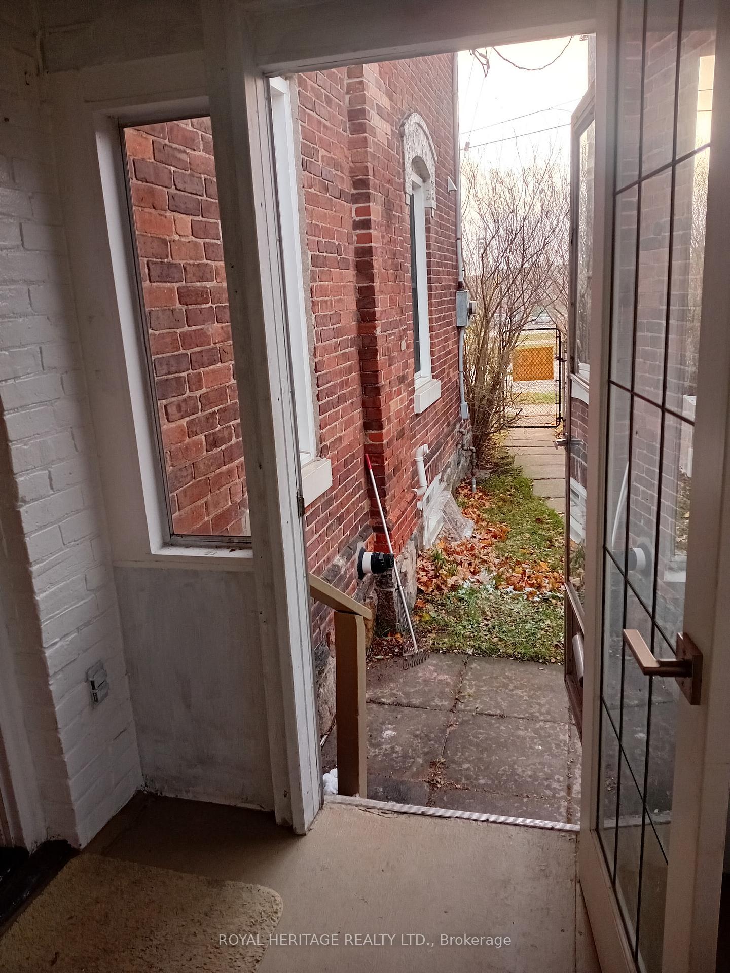 Photo 2 of Unit 4, 75 Charles Street, Oshawa, Central — HOMEH