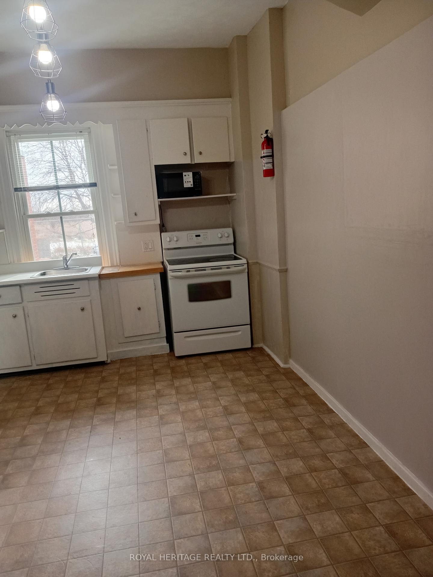 Photo 8 of Unit 4, 75 Charles Street, Oshawa, Central — HOMEH